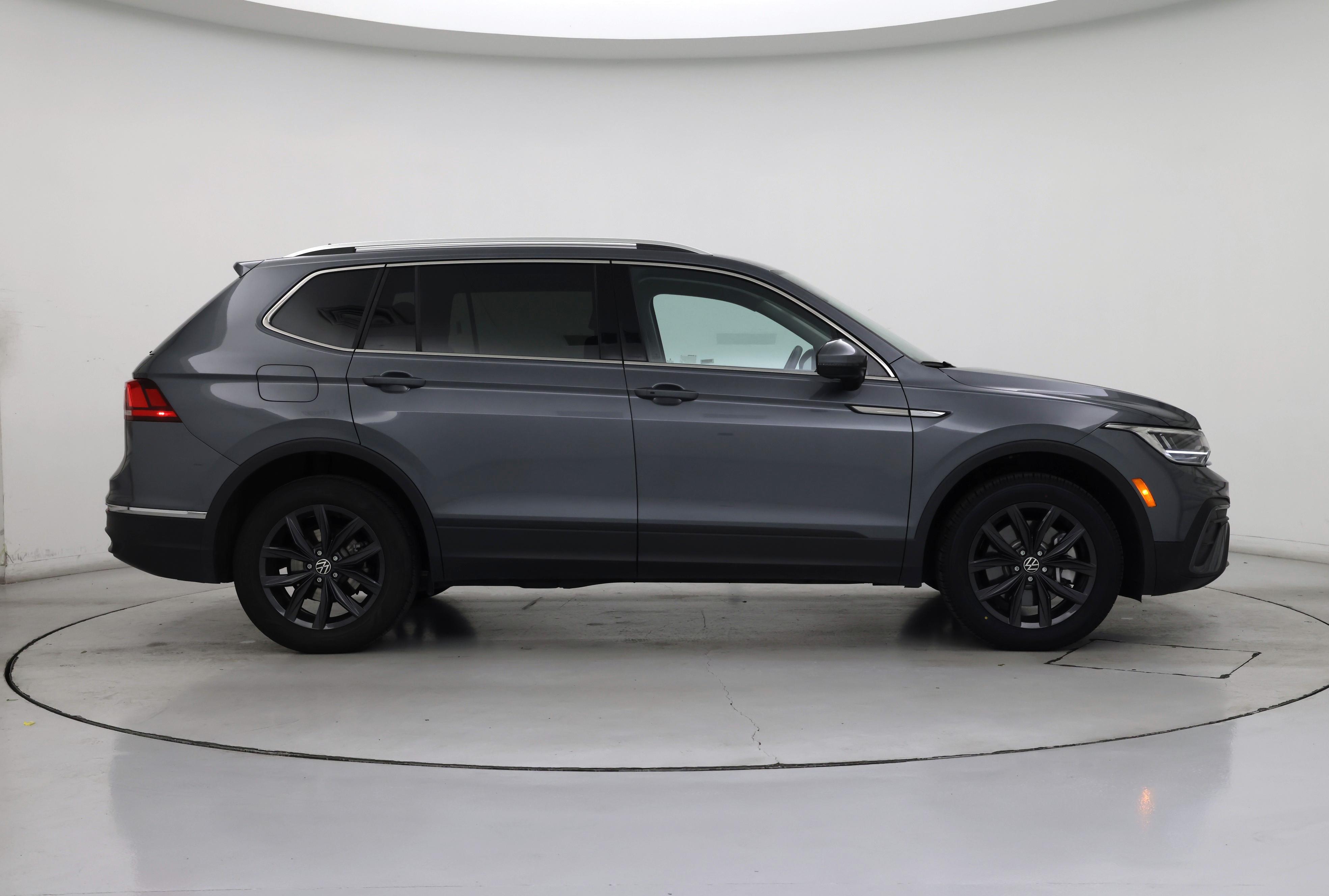 Thumbnail: 2024 Volkswagen Tiguan - 7