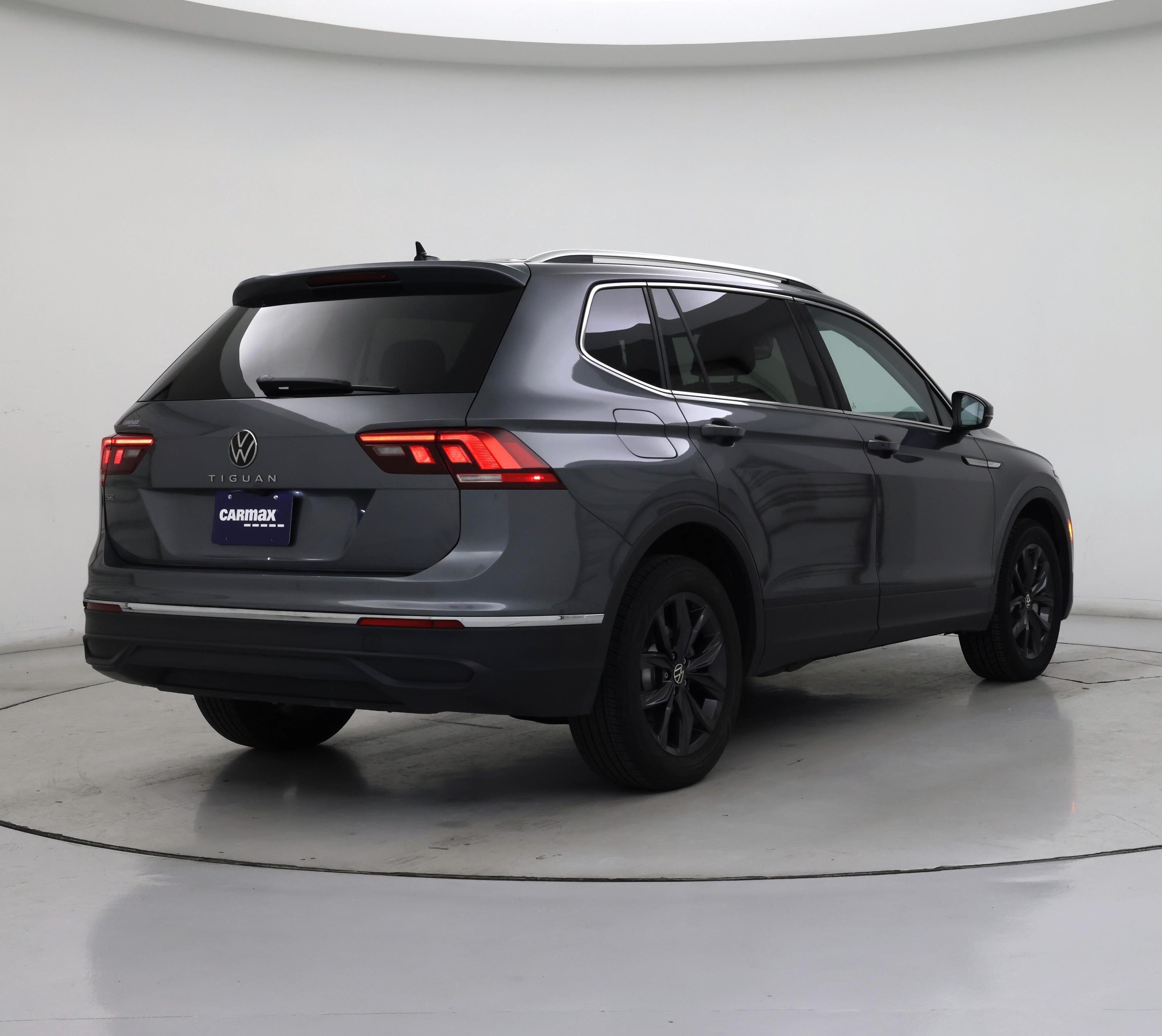 Thumbnail: 2024 Volkswagen Tiguan - 8