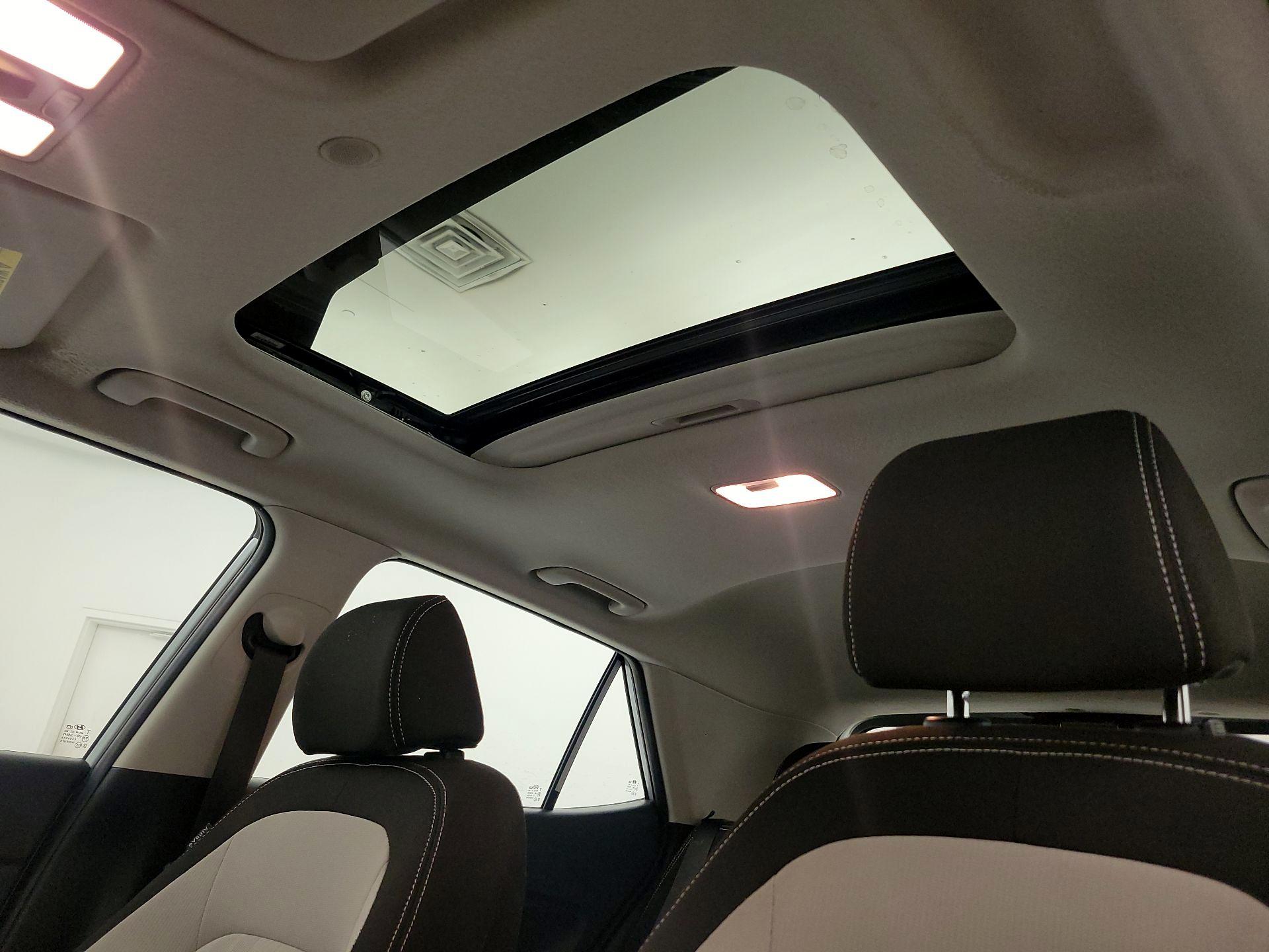 Thumbnail: 2023 Hyundai Venue - 19