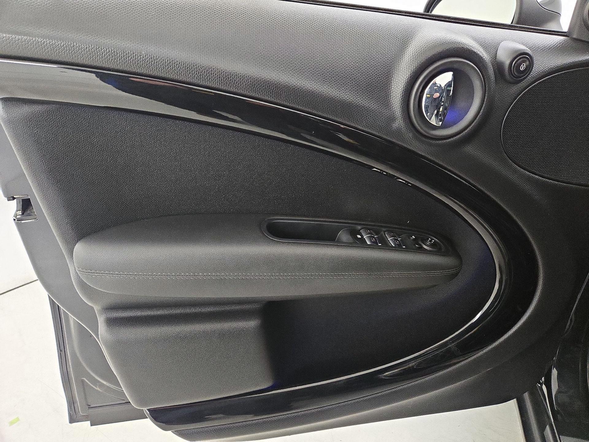 Thumbnail: 2016 MINI Cooper Countryman - 12