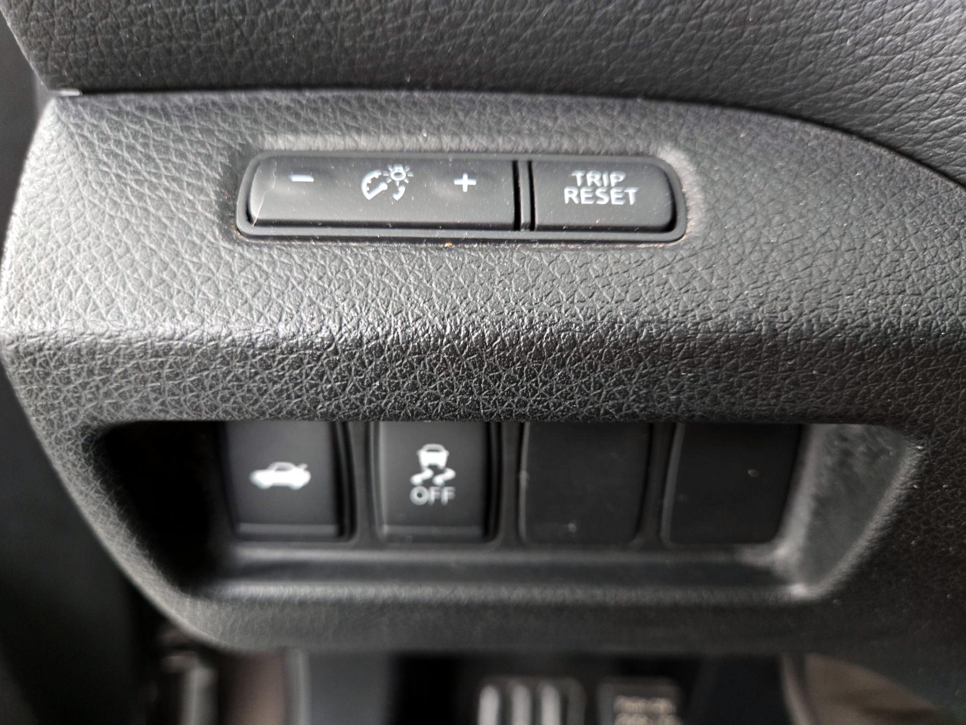 Thumbnail: 2016 Nissan Altima - 13