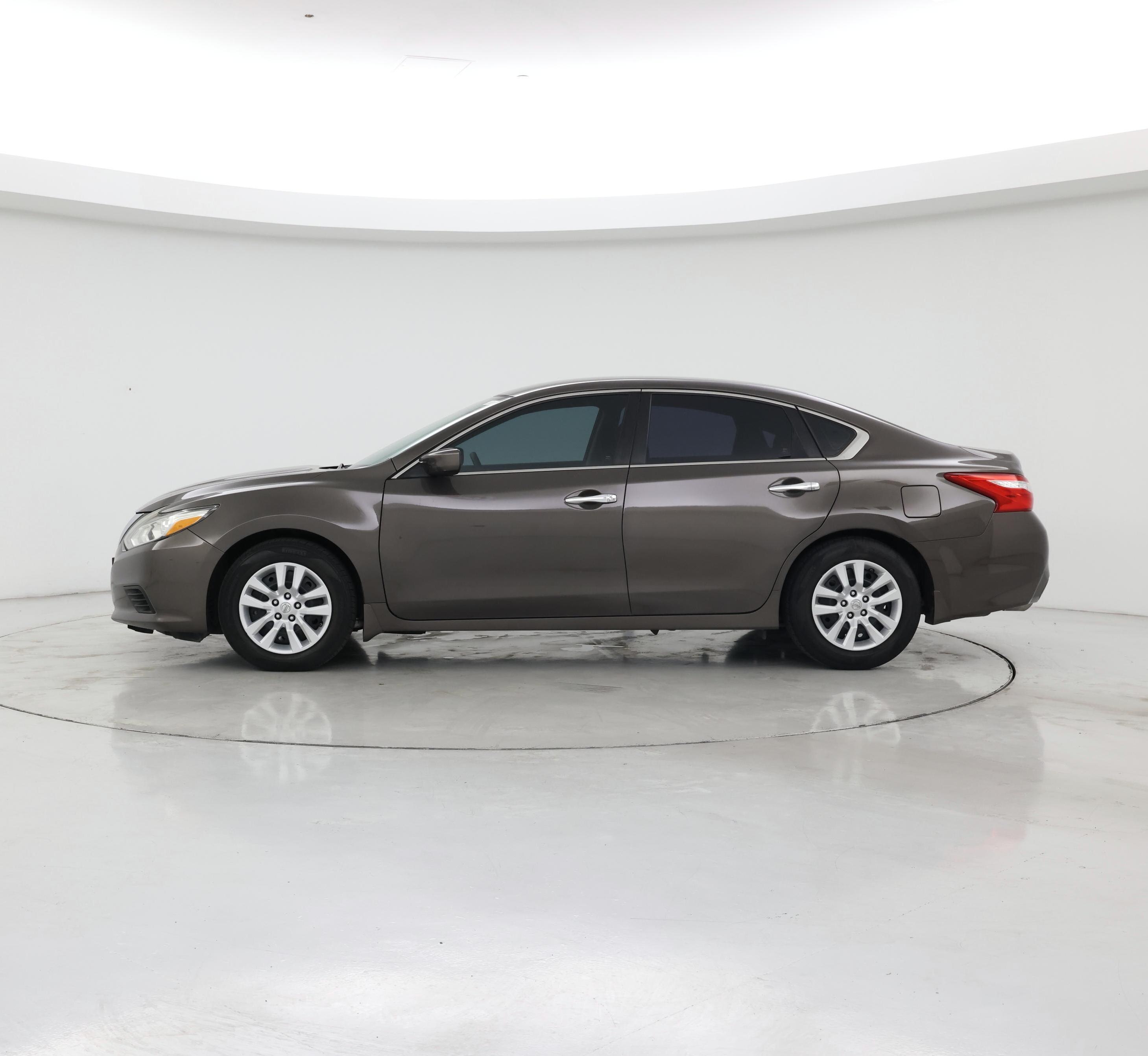 Thumbnail: 2016 Nissan Altima - 3