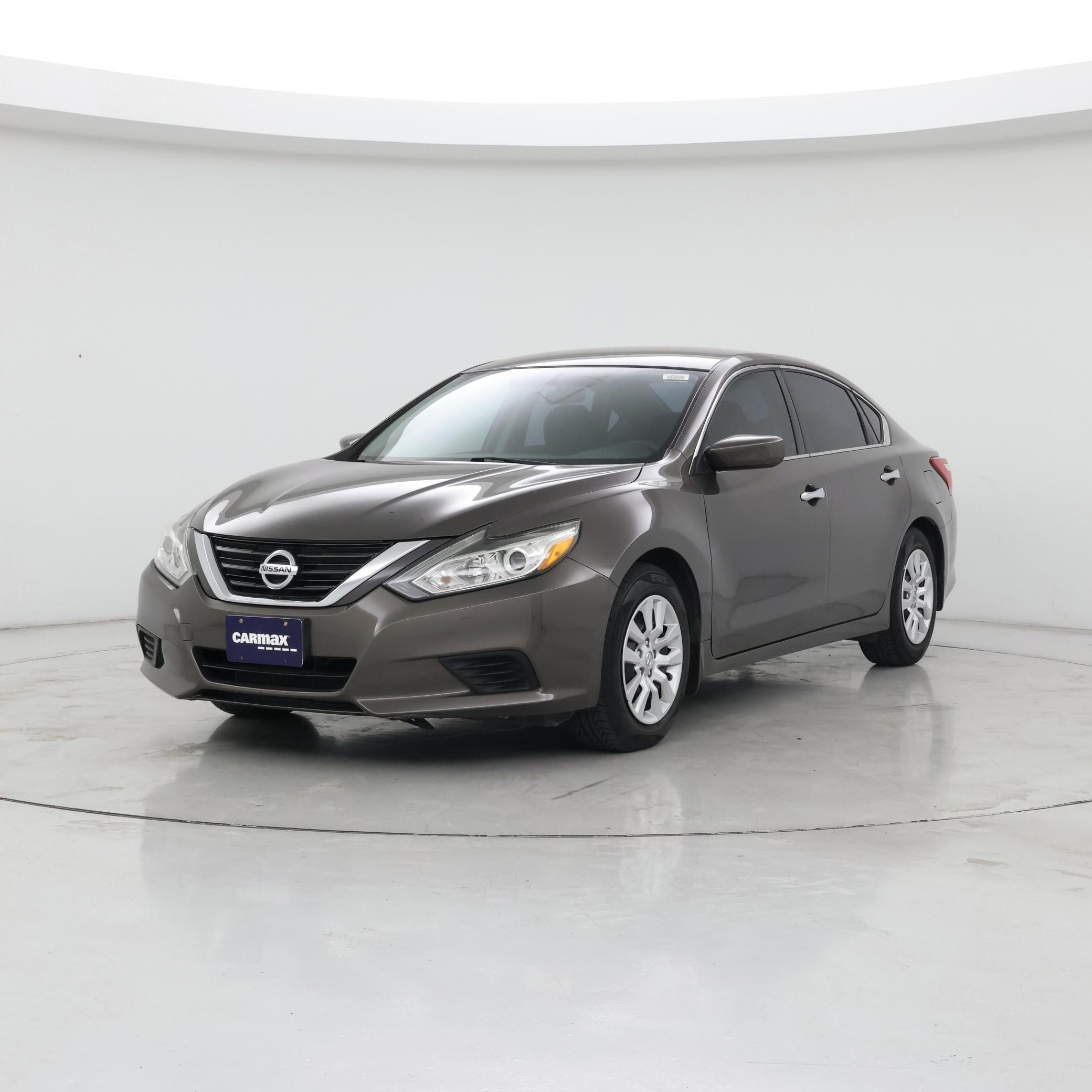 Thumbnail: 2016 Nissan Altima - 4