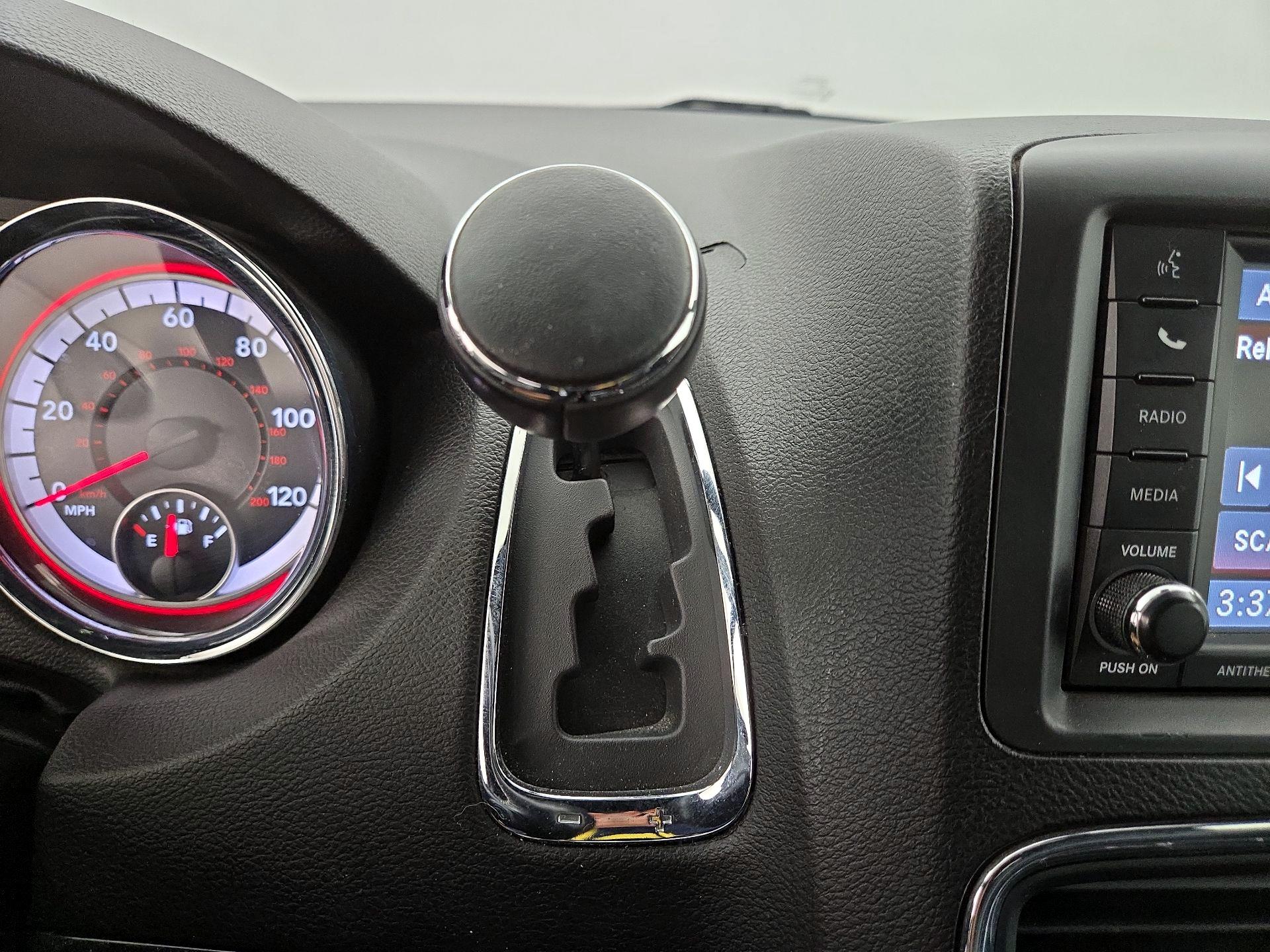 Thumbnail: 2018 Dodge Grand Caravan - 17