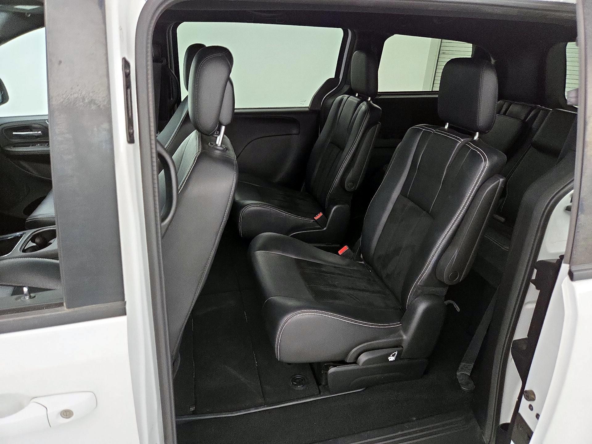 Thumbnail: 2018 Dodge Grand Caravan - 19