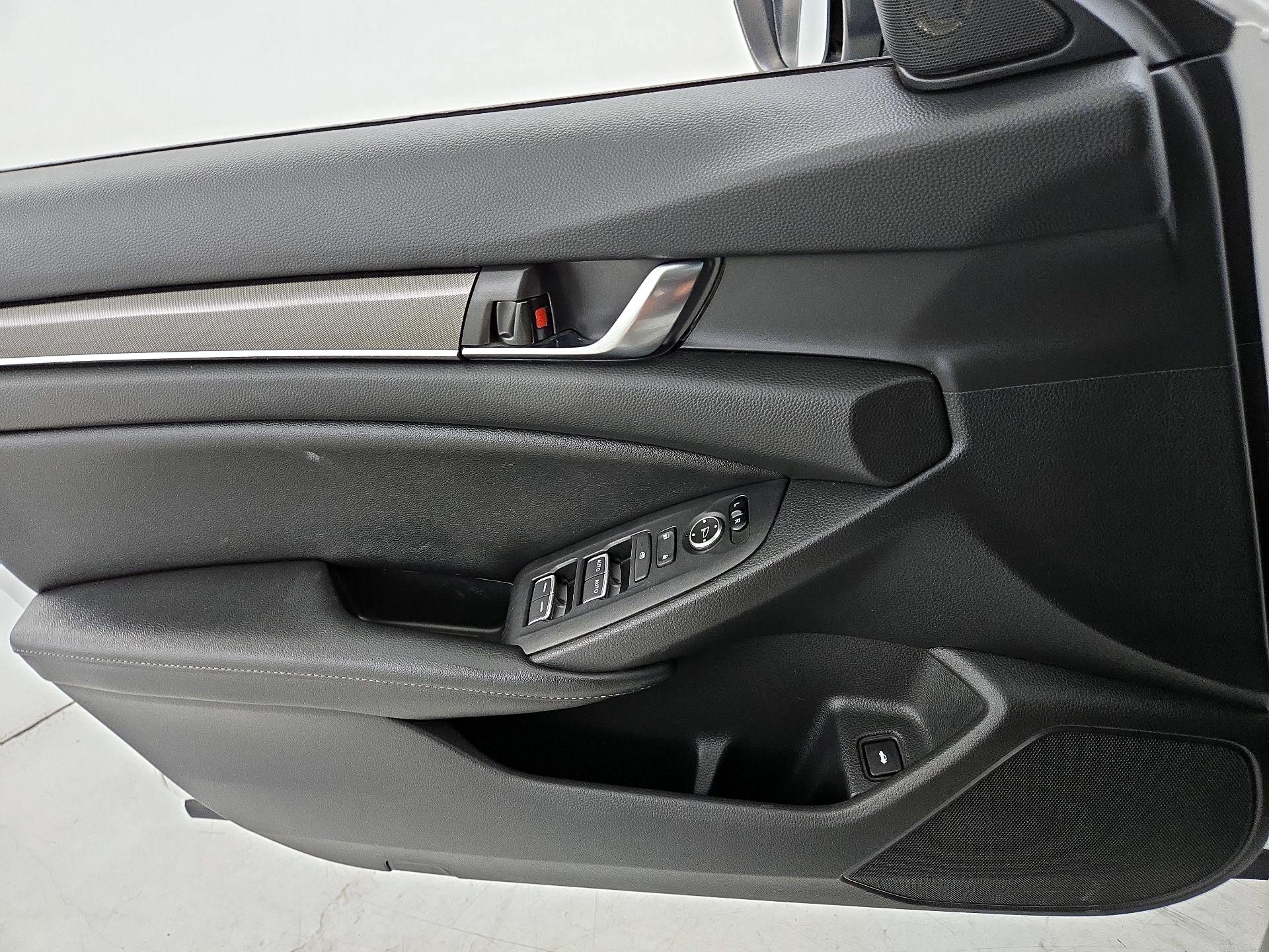 Thumbnail: 2019 Honda Accord - 12
