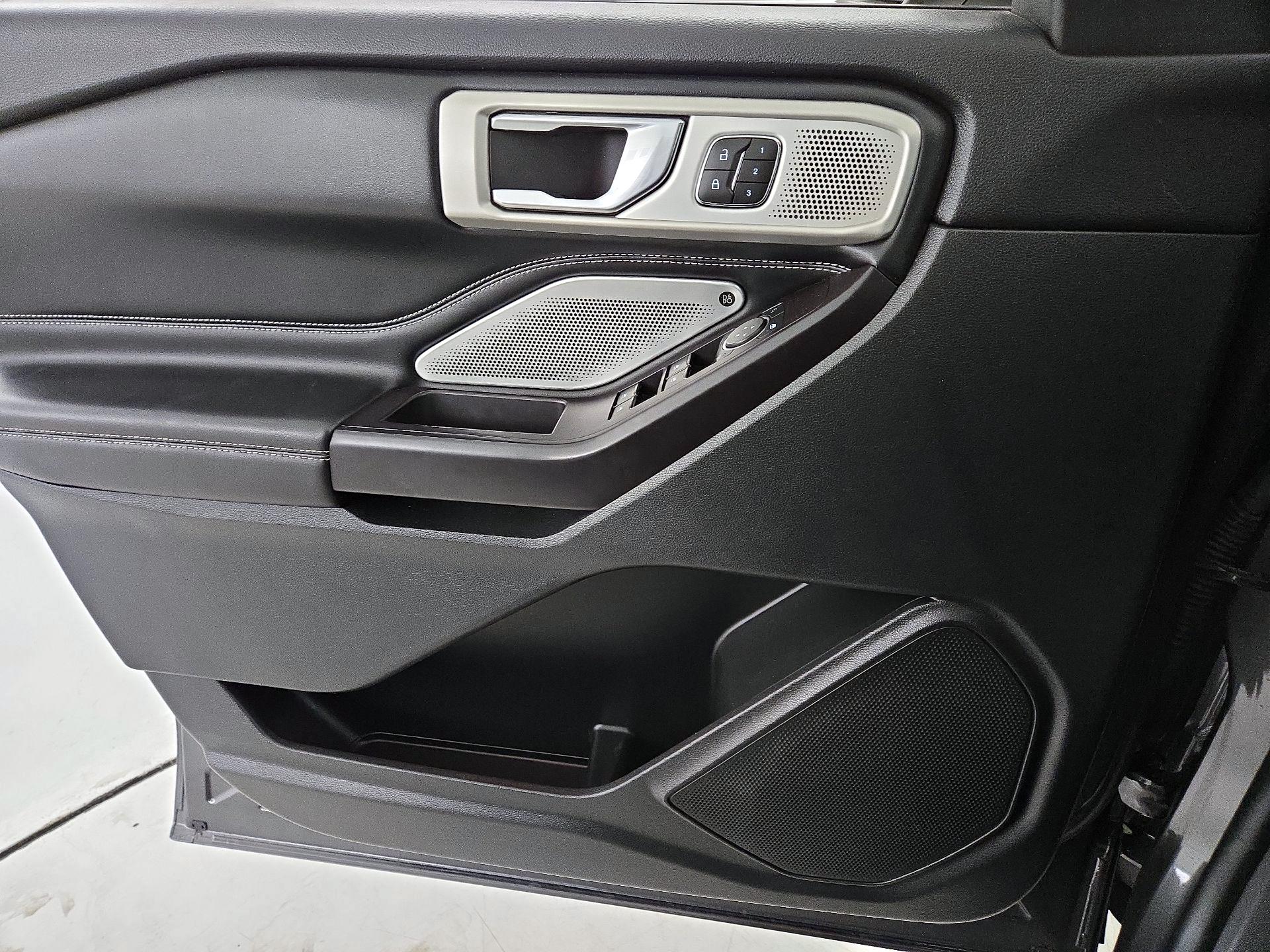 Thumbnail: 2020 Ford Explorer - 12