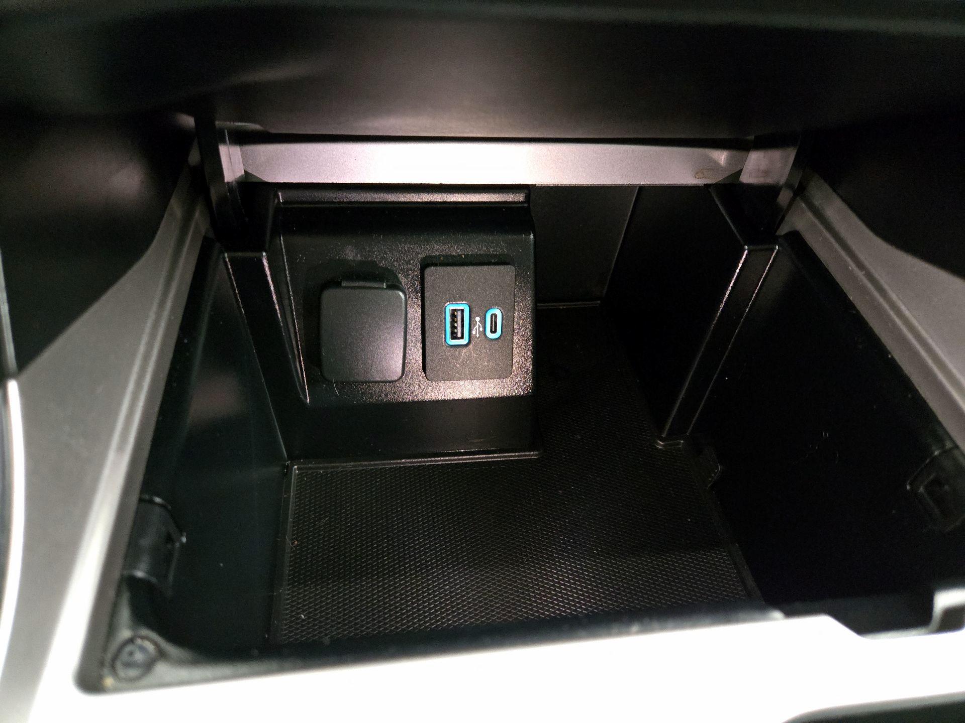 Thumbnail: 2020 Ford Explorer - 19