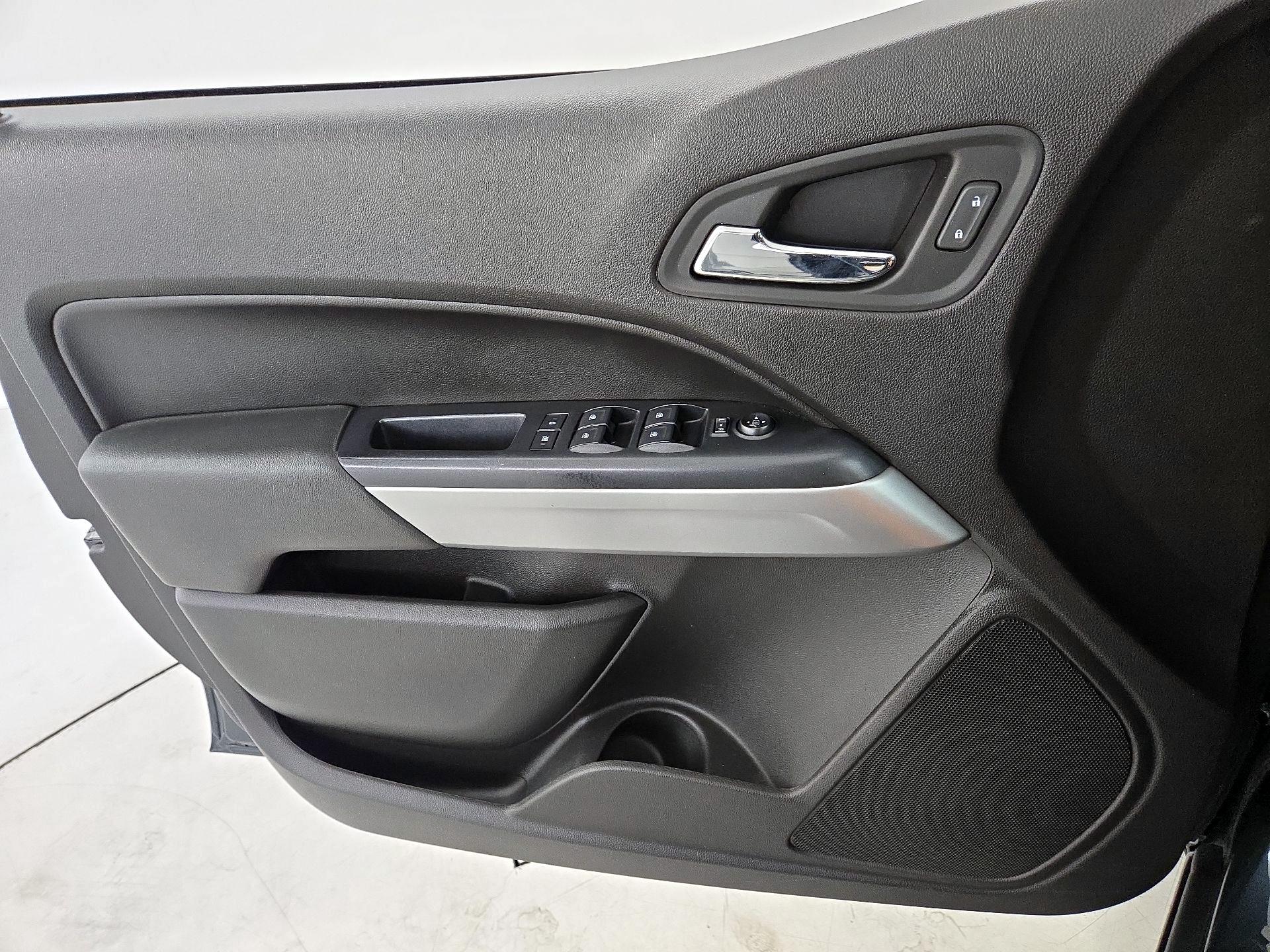 Thumbnail: 2017 Chevrolet Colorado - 12