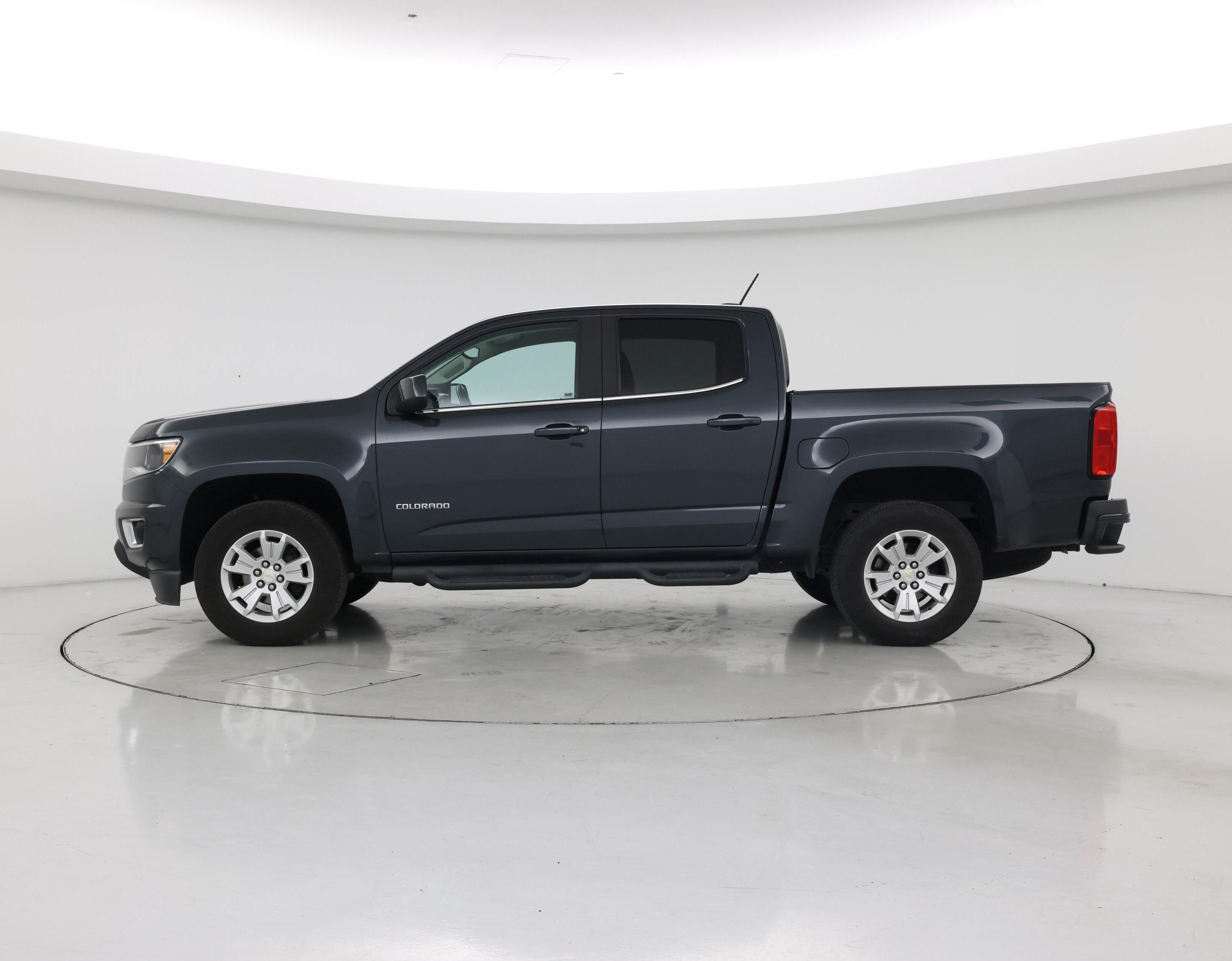 Thumbnail: 2017 Chevrolet Colorado - 3