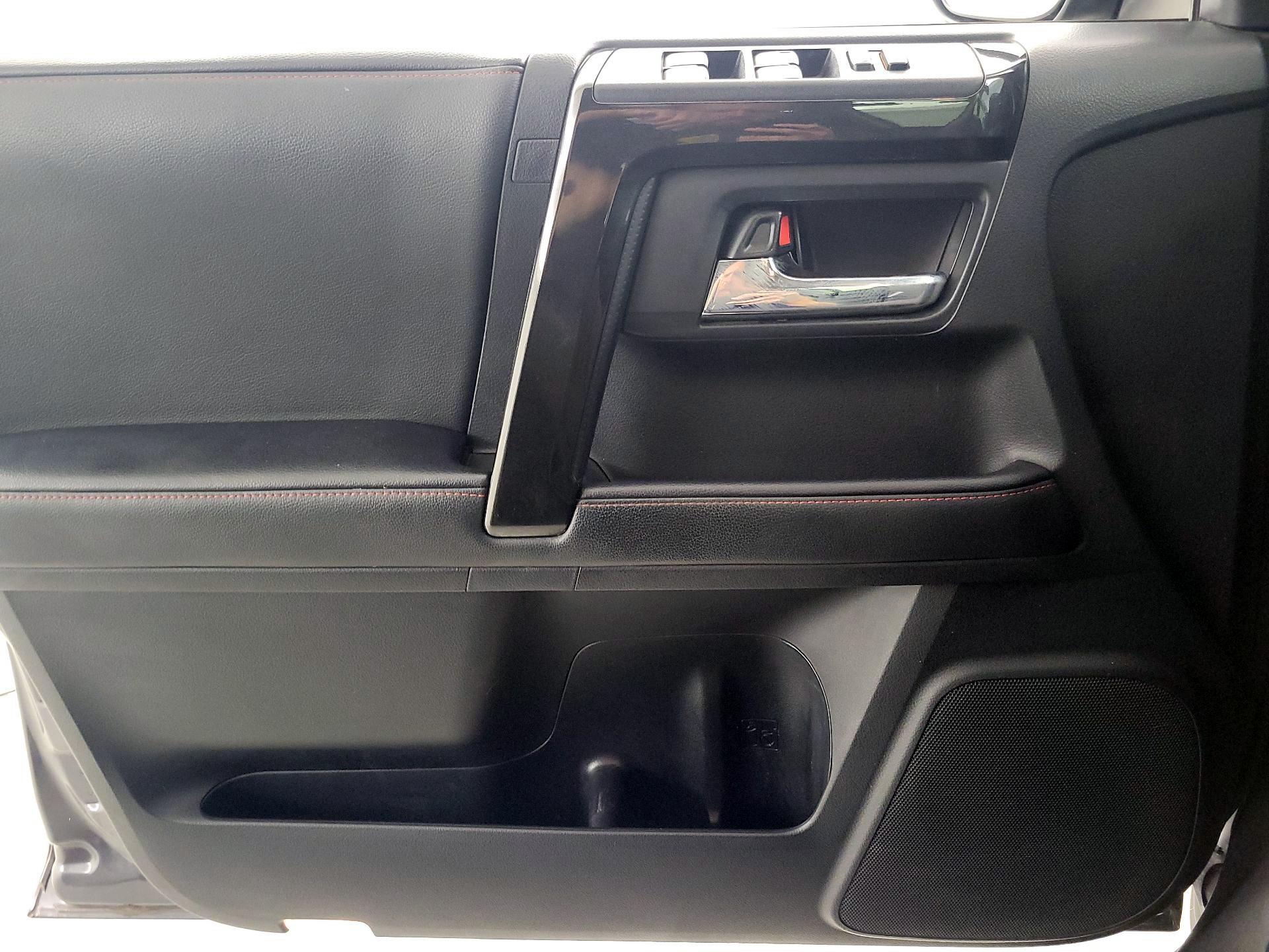 Thumbnail: 2020 Toyota 4Runner - 12