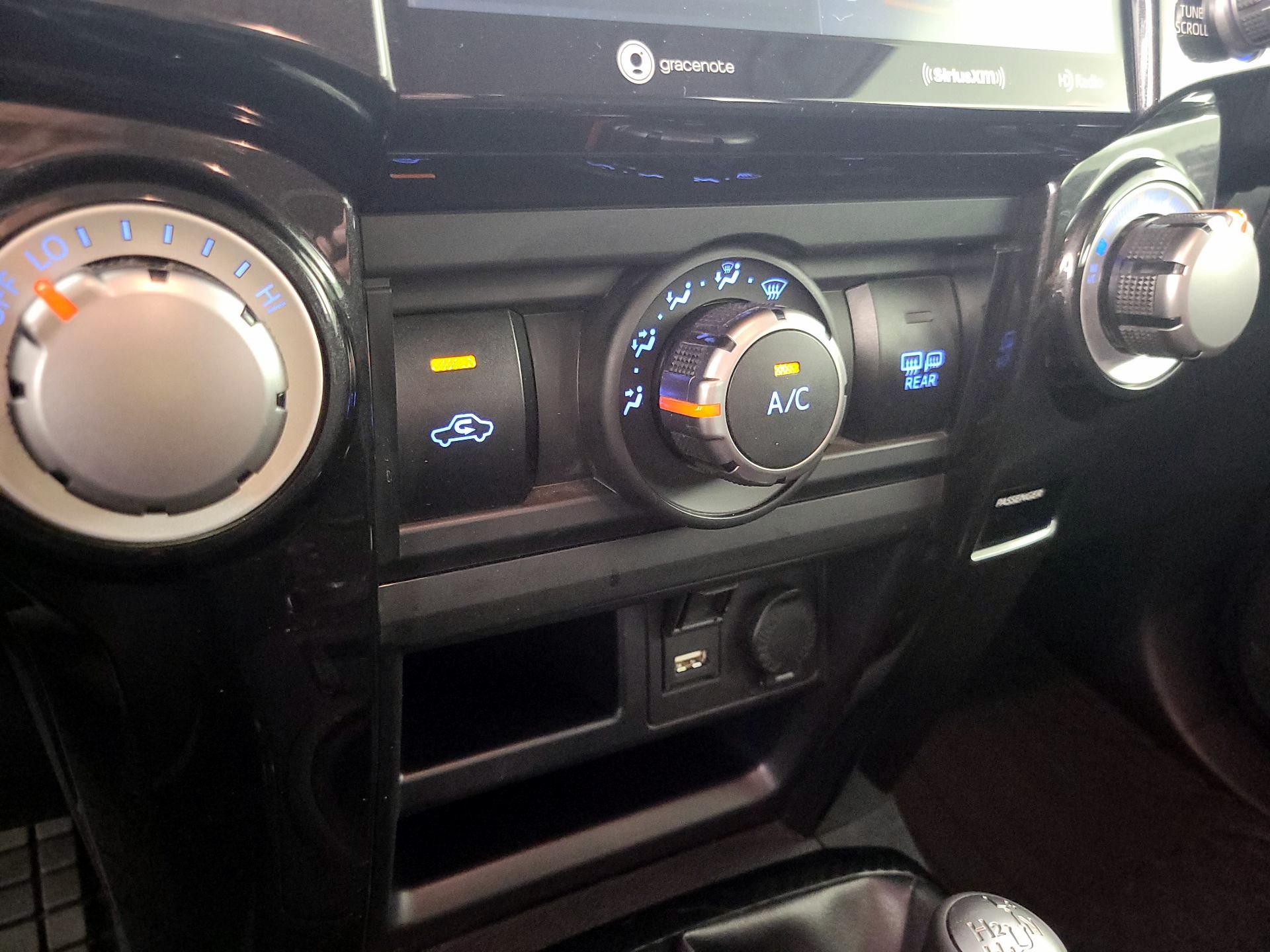 Thumbnail: 2020 Toyota 4Runner - 17