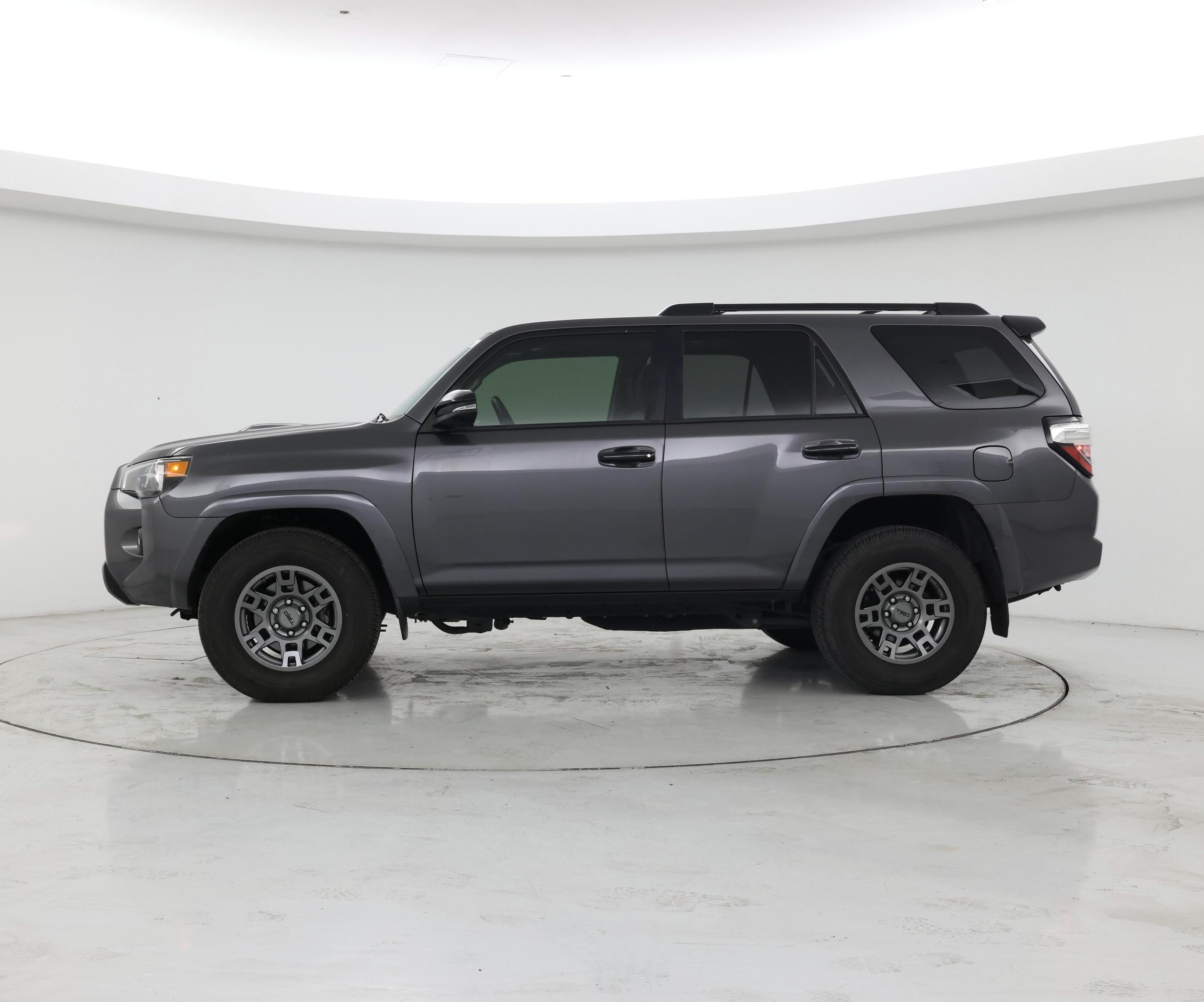 Thumbnail: 2020 Toyota 4Runner - 3