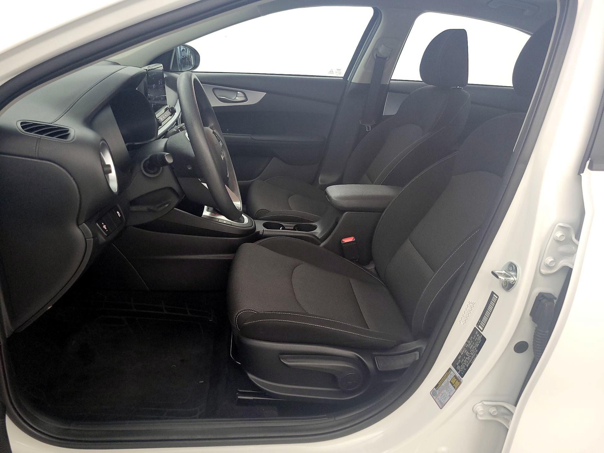 Thumbnail: 2024 Kia Forte - 11