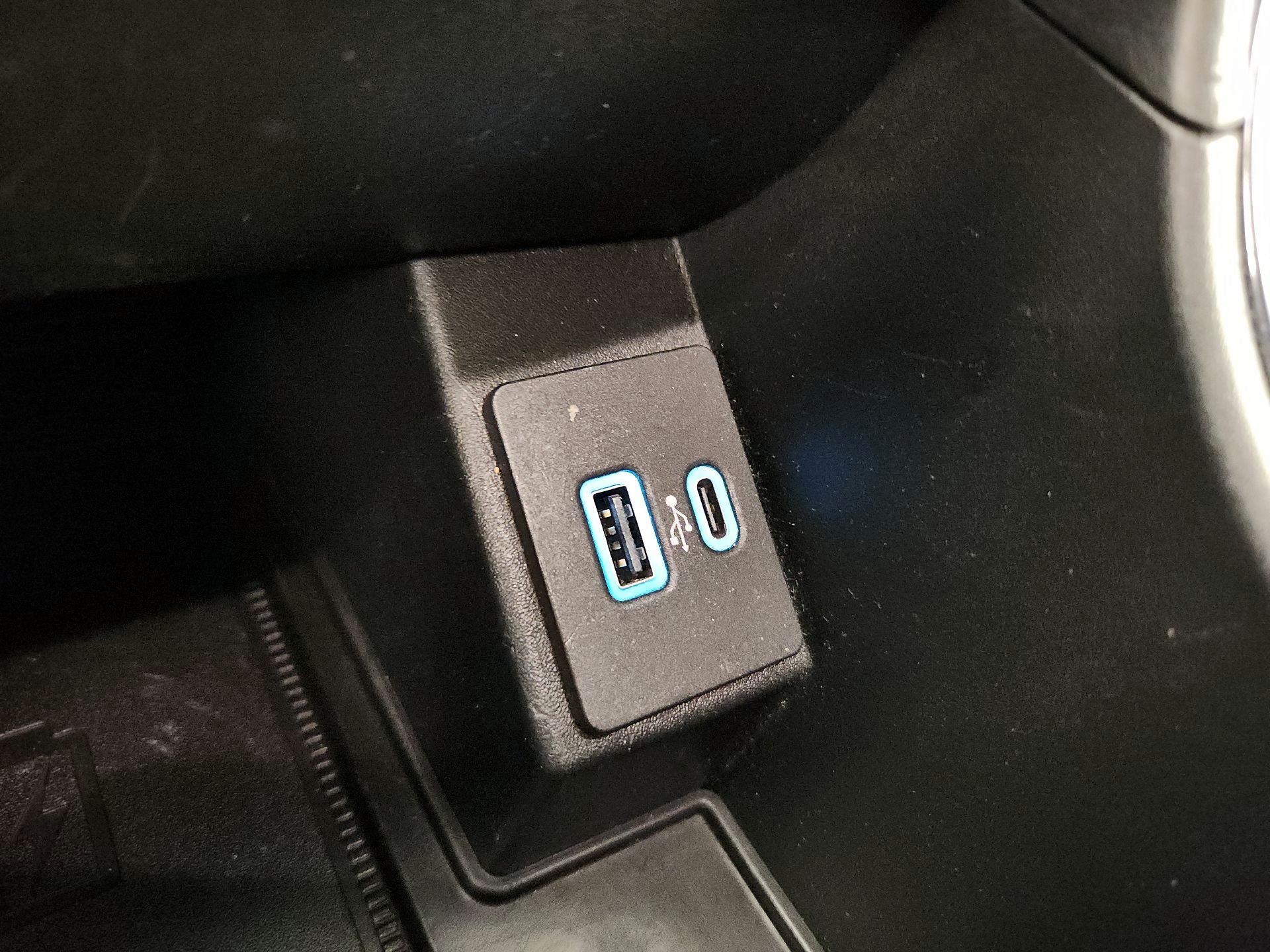 Thumbnail: 2023 Ford Edge - 18