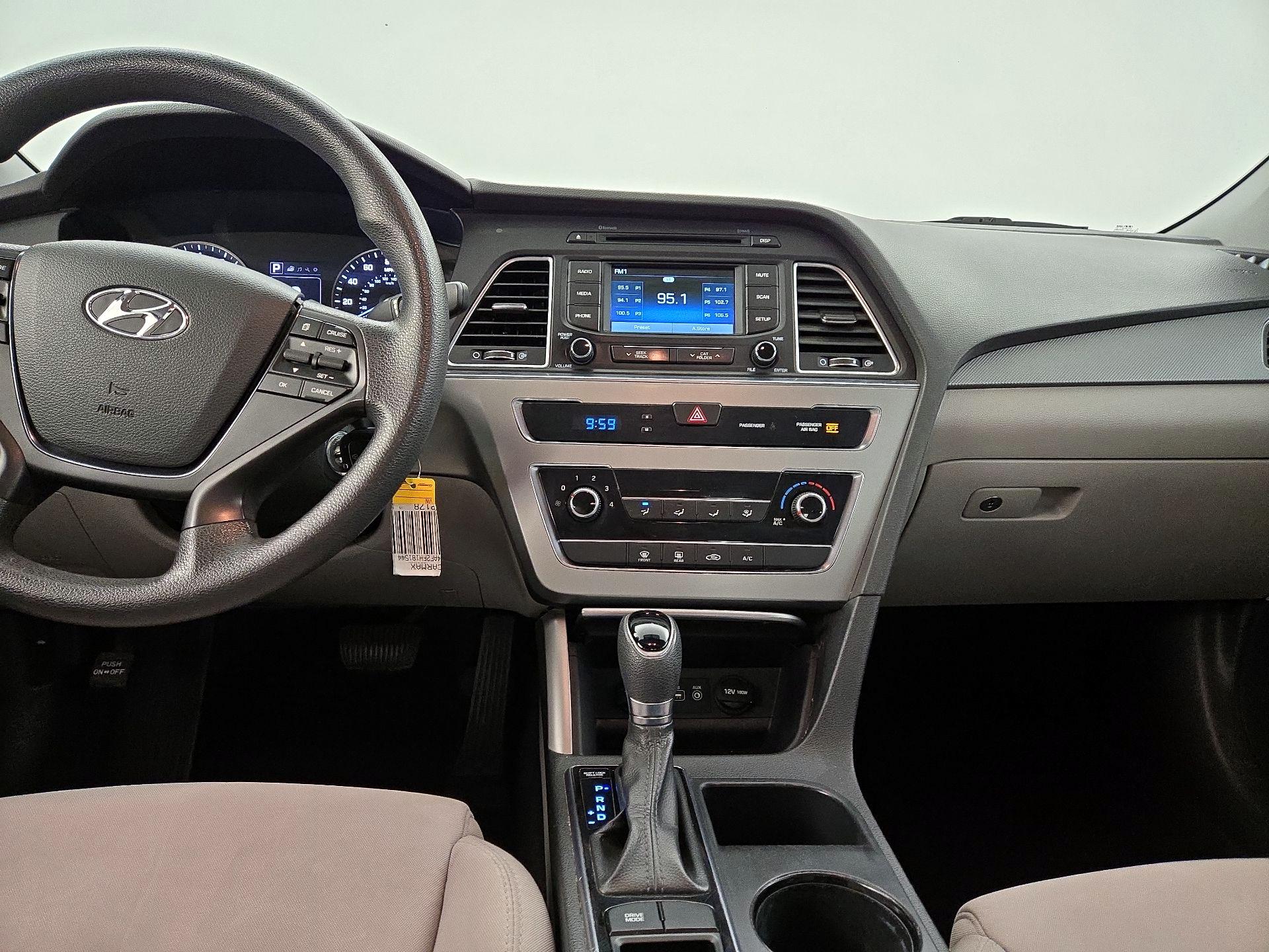 Thumbnail: 2015 Hyundai Sonata - 9