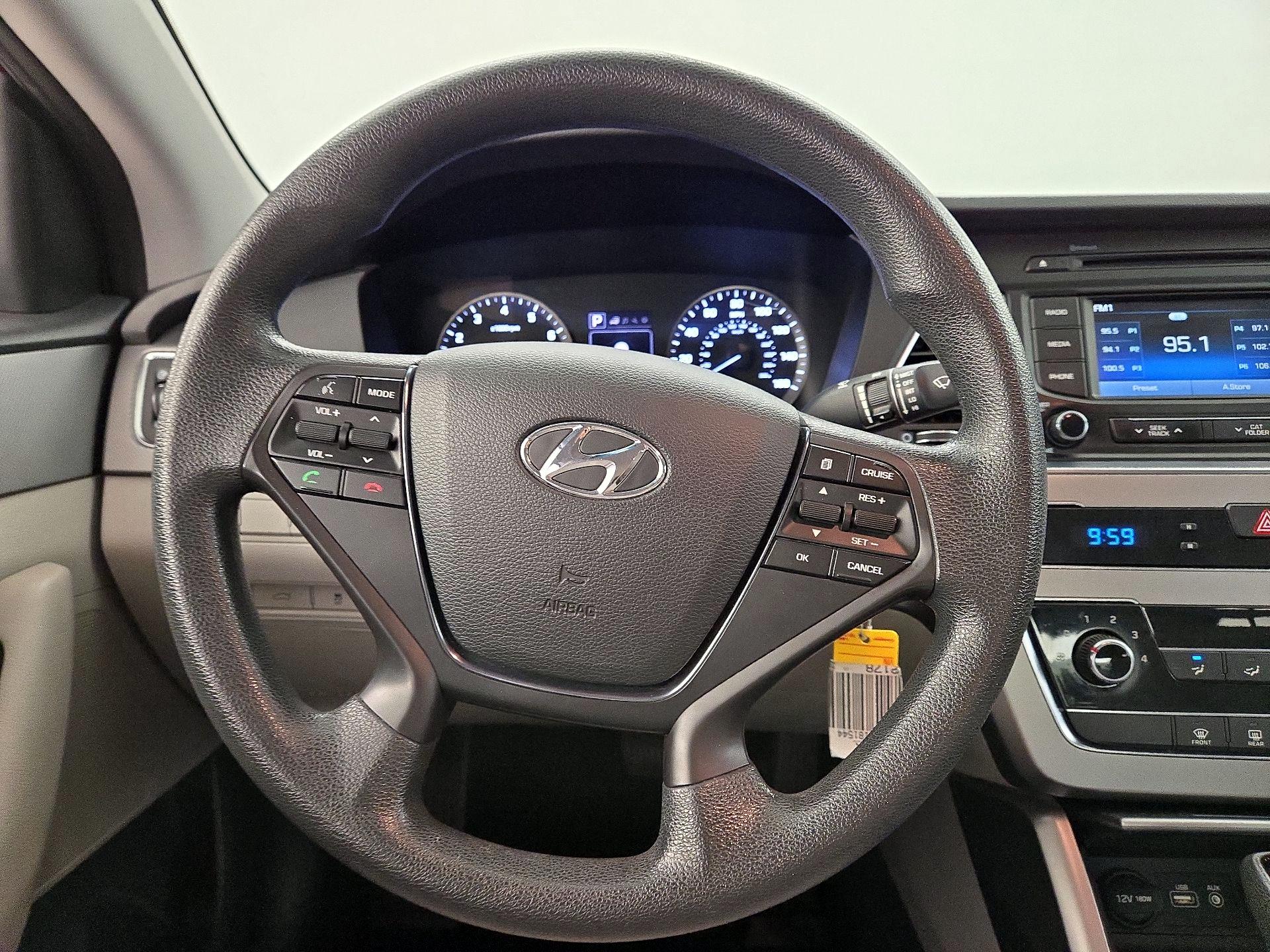 Thumbnail: 2015 Hyundai Sonata - 10