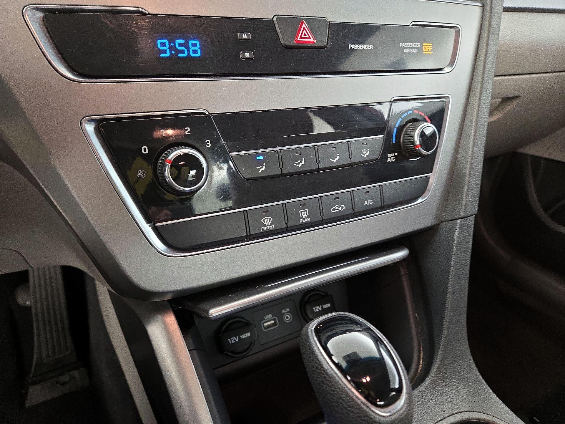 Thumbnail: 2015 Hyundai Sonata - 16