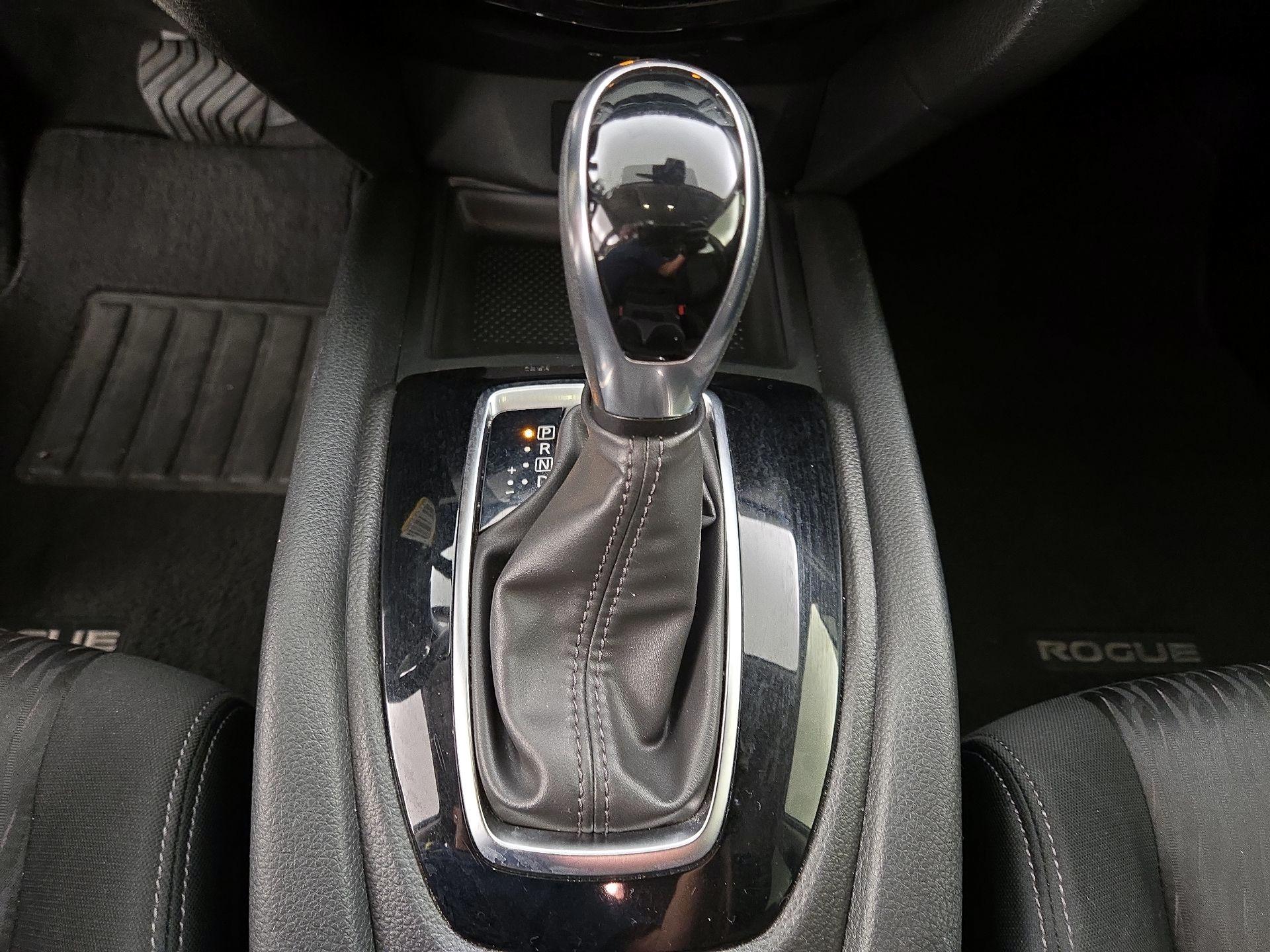 Thumbnail: 2019 Nissan Rogue - 17