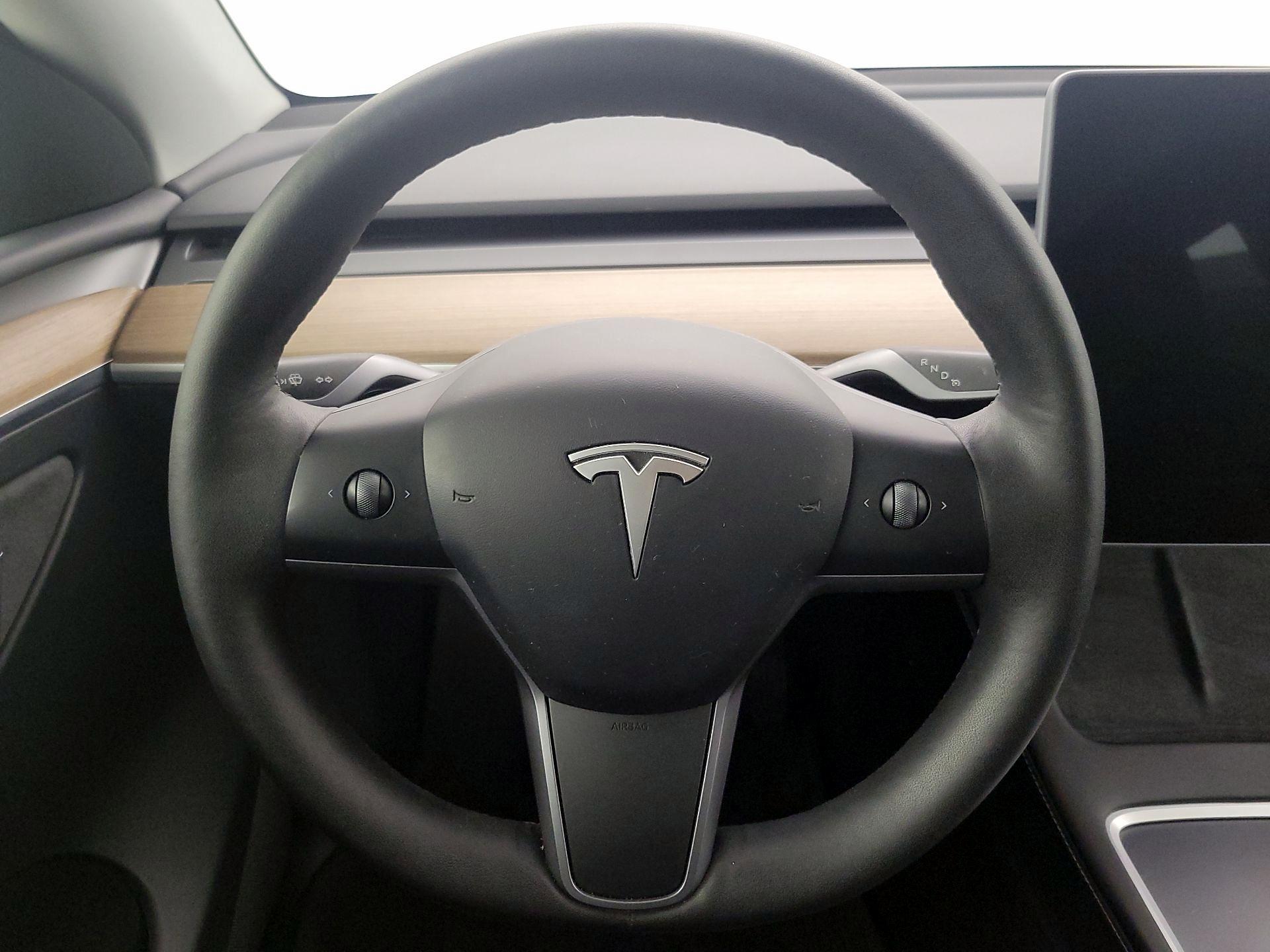 Thumbnail: 2023 Tesla Model Y - 10