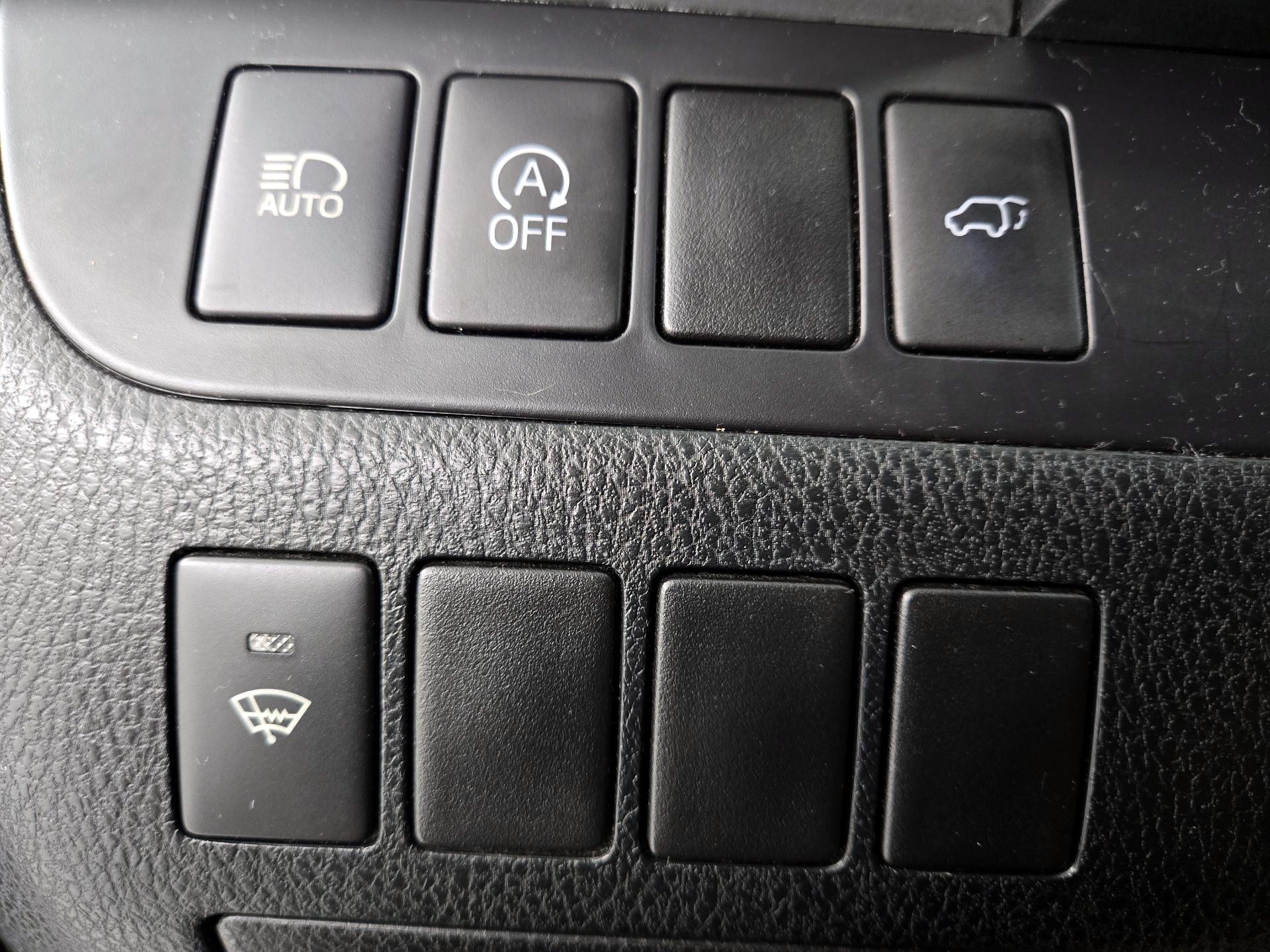 Thumbnail: 2017 Toyota Highlander - 13