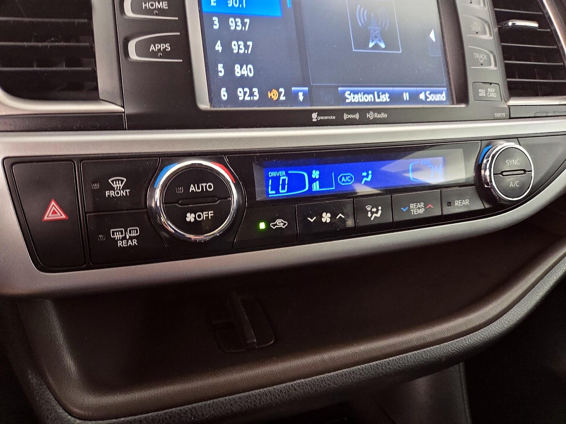 Thumbnail: 2017 Toyota Highlander - 17