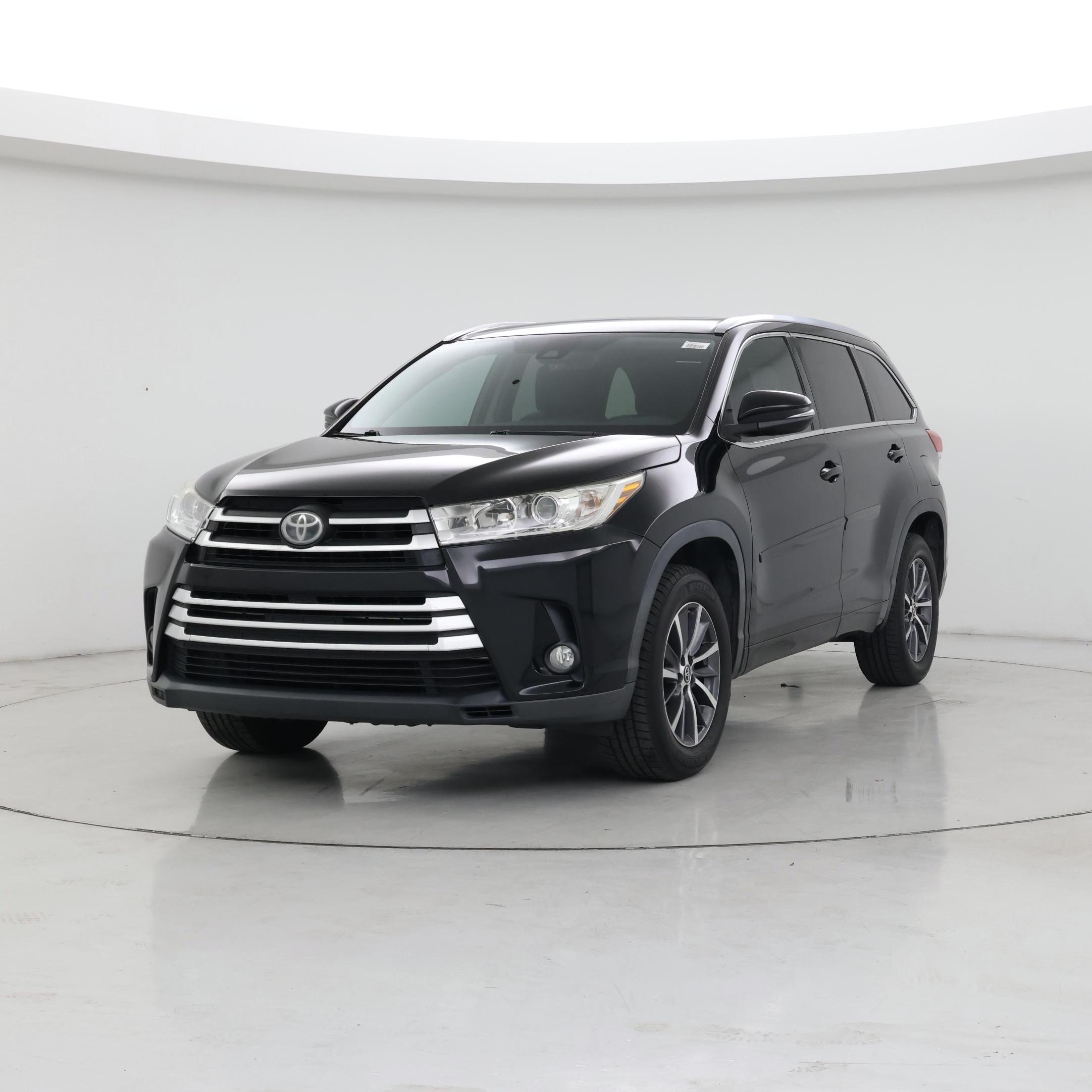 Thumbnail: 2017 Toyota Highlander - 4