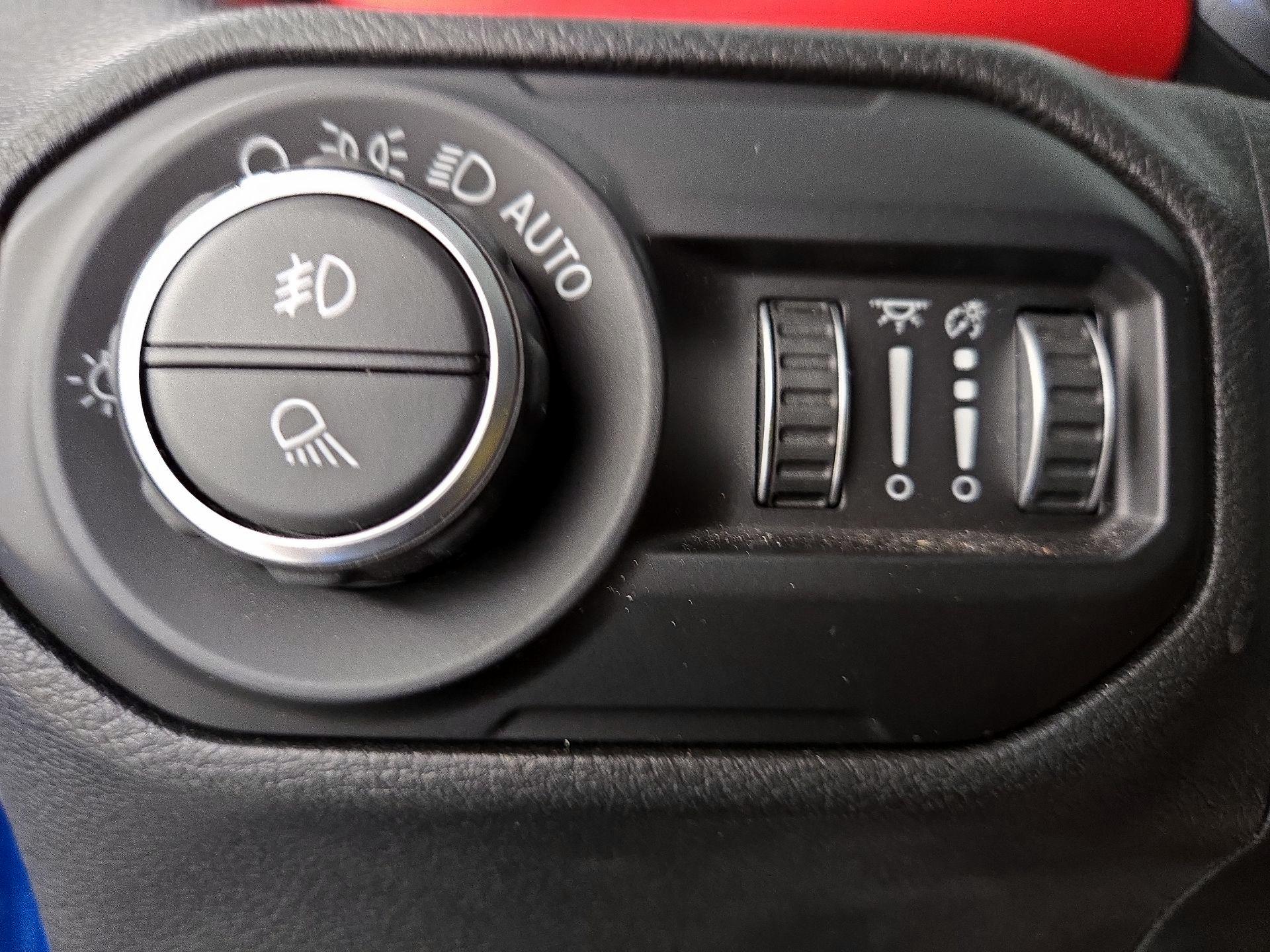 Thumbnail: 2020 Jeep Gladiator - 13