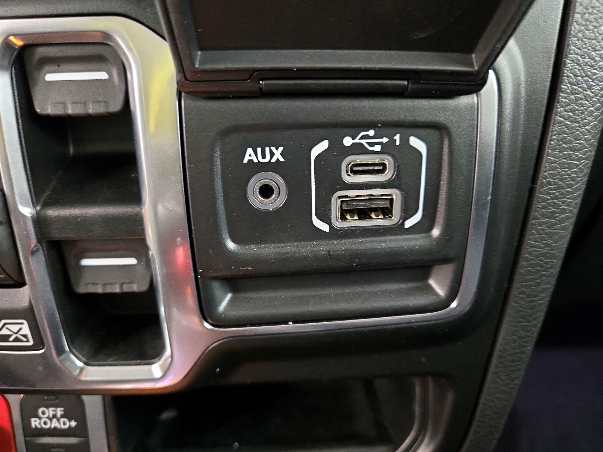 Thumbnail: 2020 Jeep Gladiator - 19