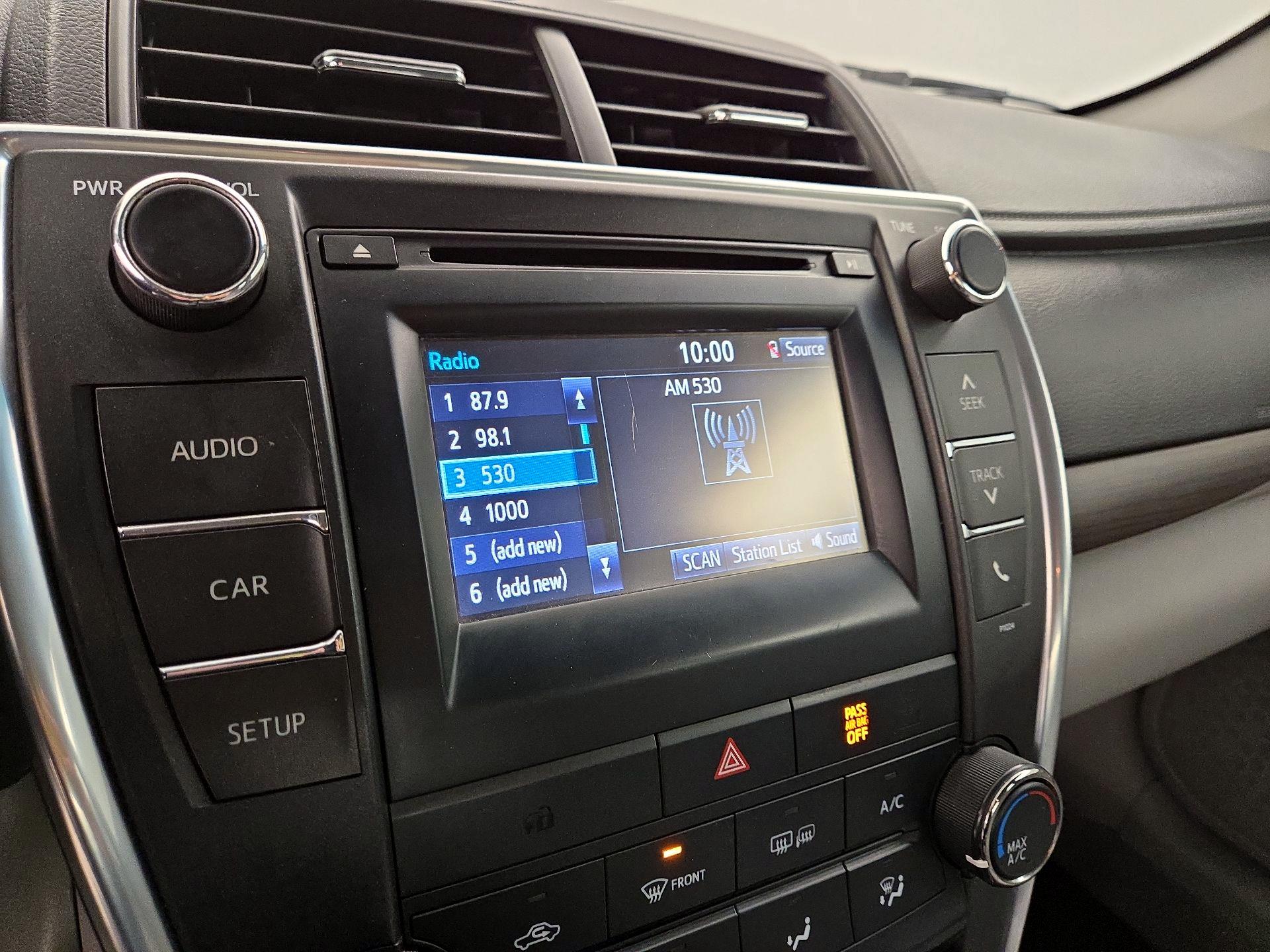 Thumbnail: 2016 Toyota Camry - 15