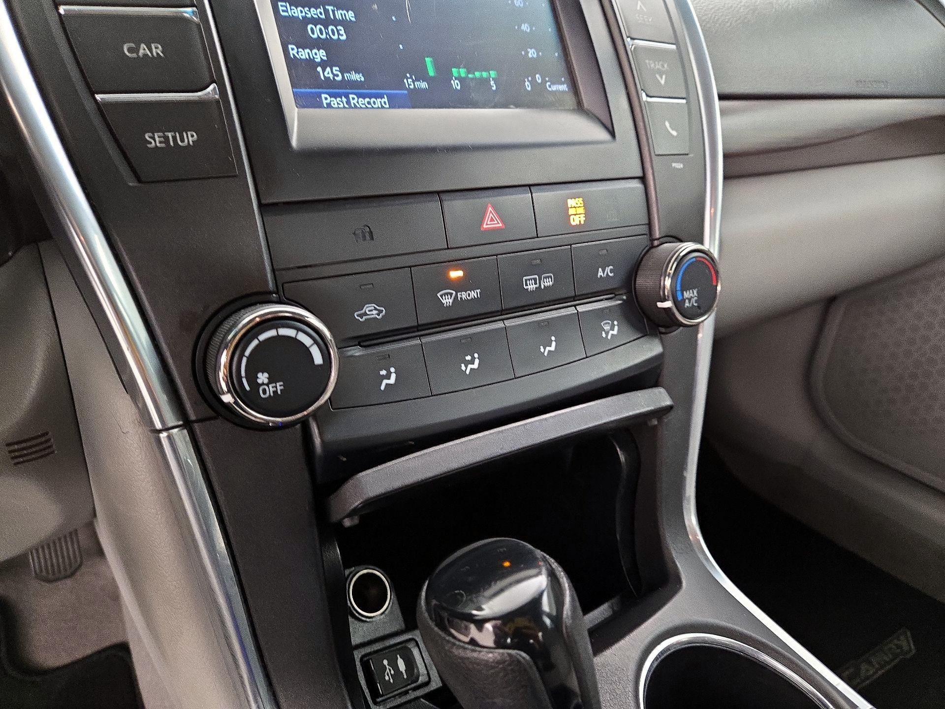 Thumbnail: 2016 Toyota Camry - 16