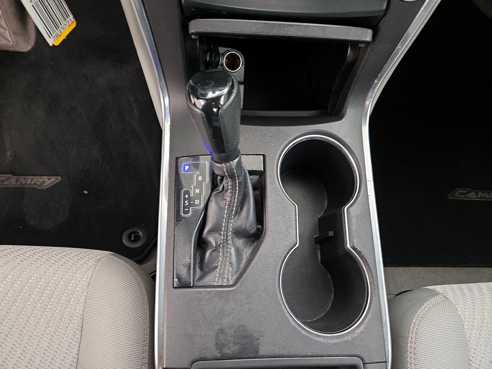 Thumbnail: 2016 Toyota Camry - 17