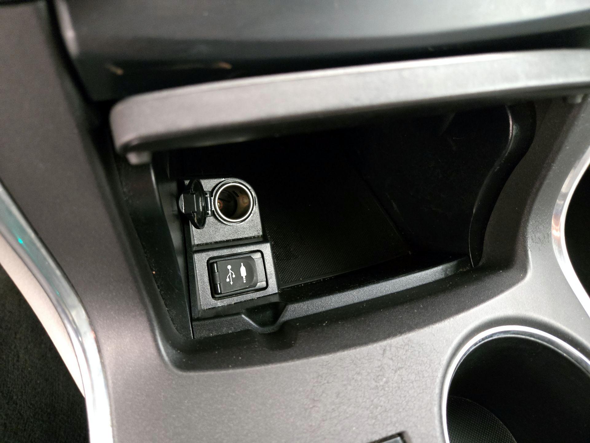 Thumbnail: 2016 Toyota Camry - 18