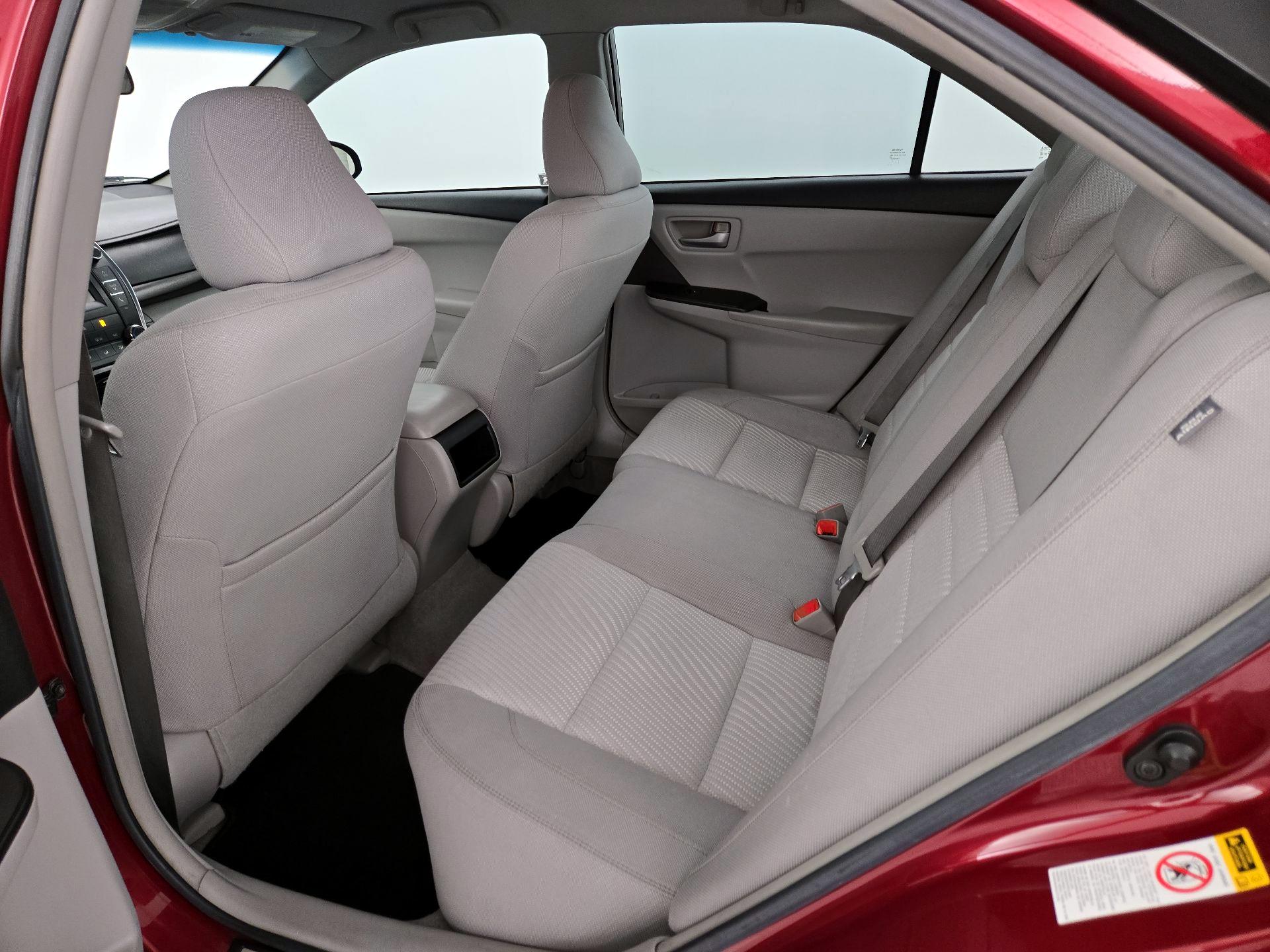 Thumbnail: 2016 Toyota Camry - 19