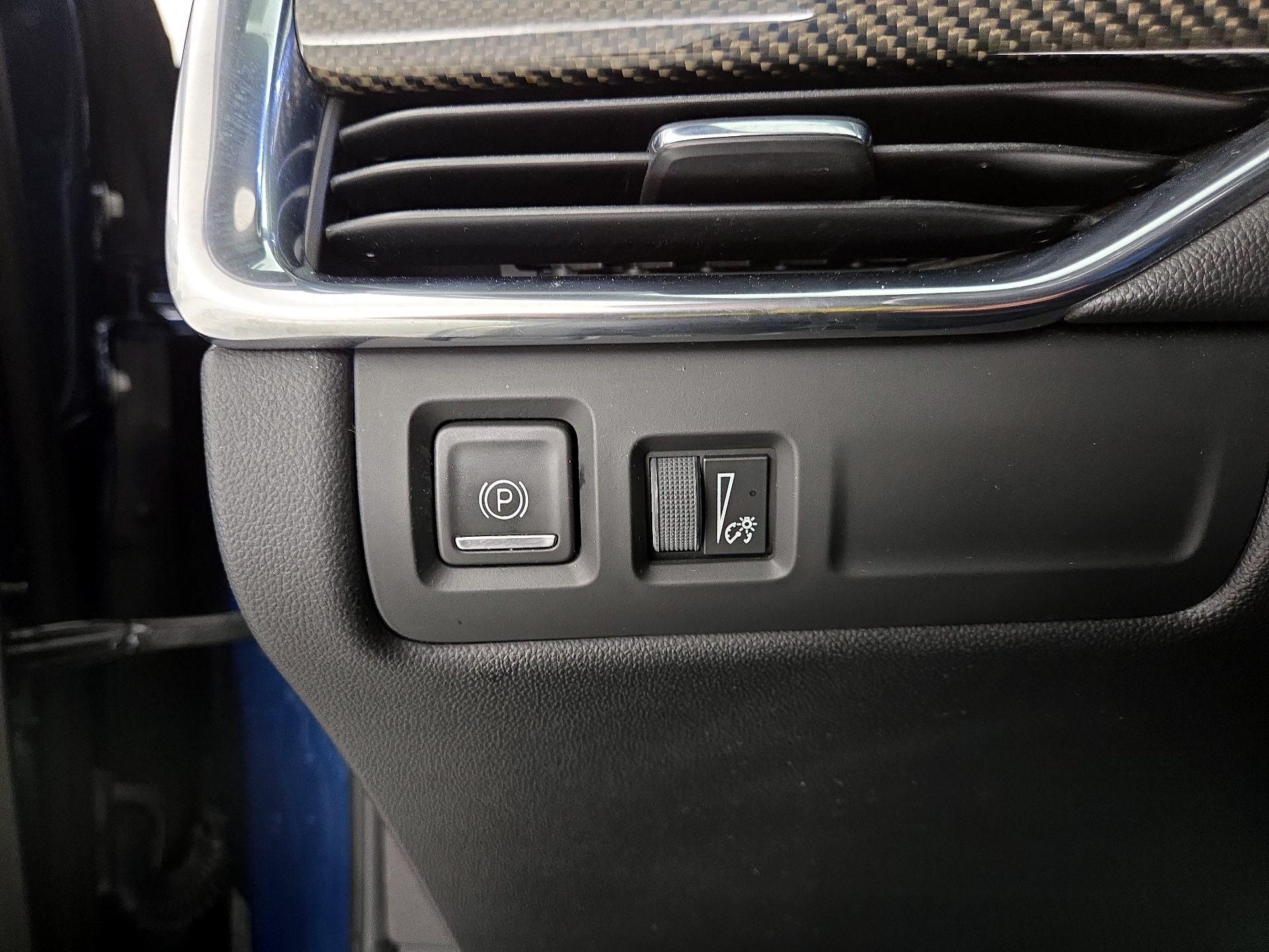 Thumbnail: 2020 Cadillac XT4 - 13