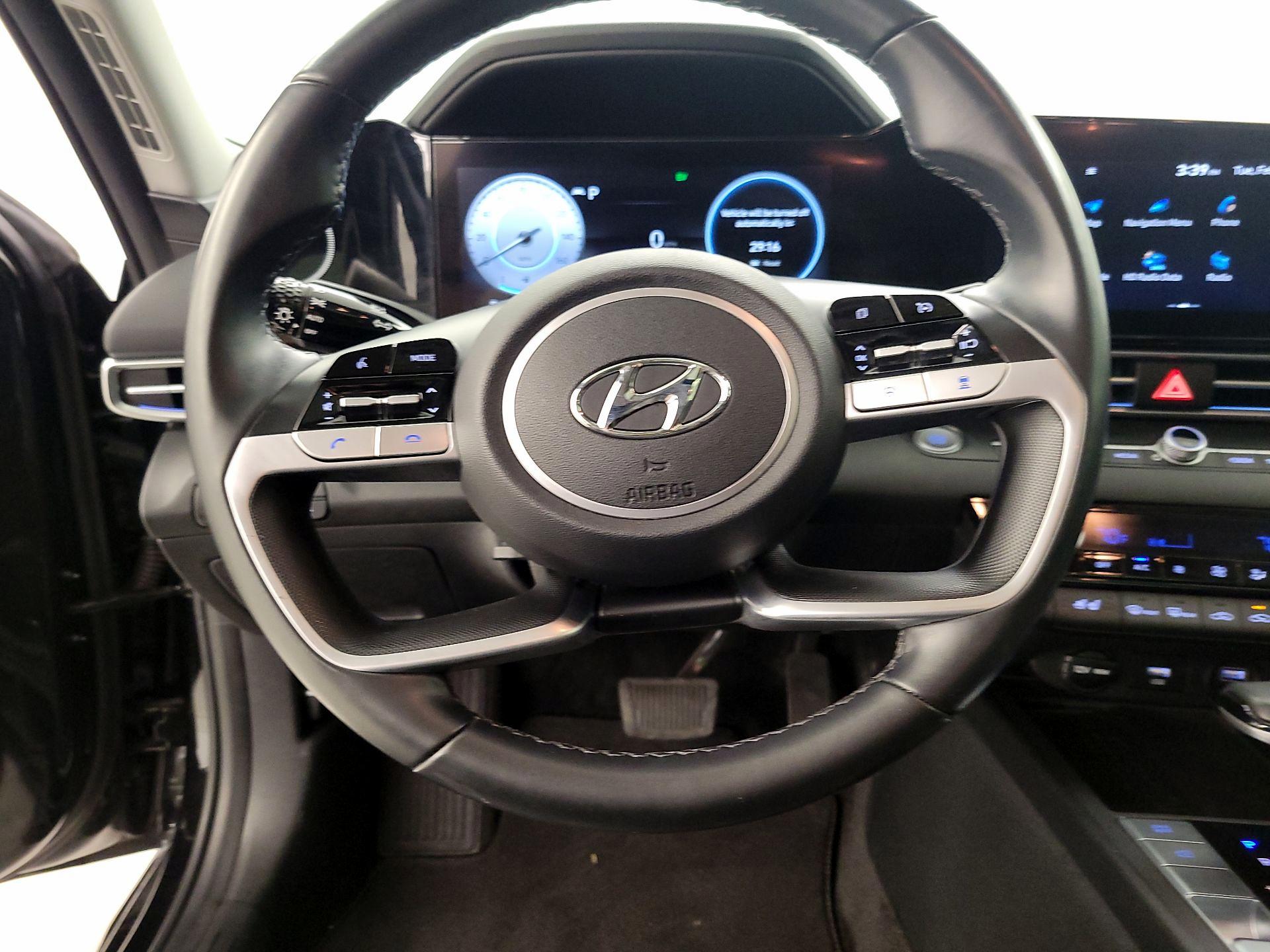 Thumbnail: 2022 Hyundai Elantra - 10