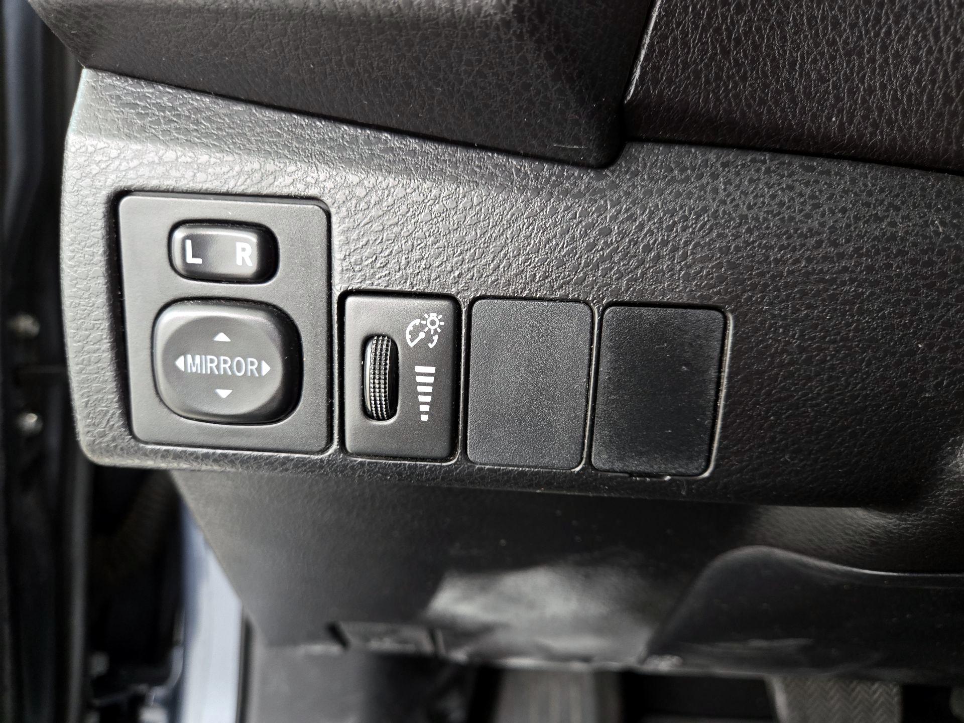 Thumbnail: 2016 Toyota Corolla - 13