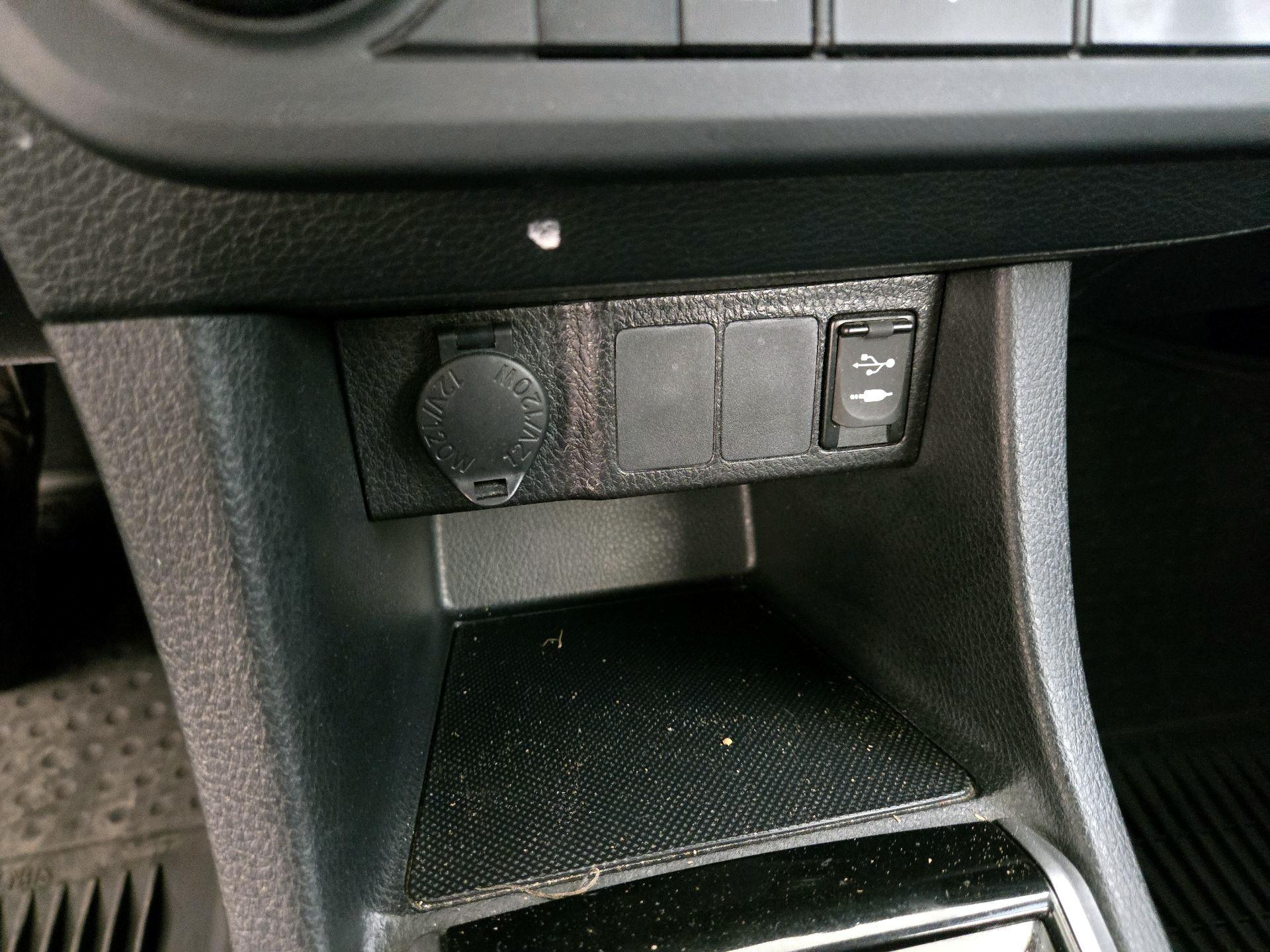 Thumbnail: 2016 Toyota Corolla - 18