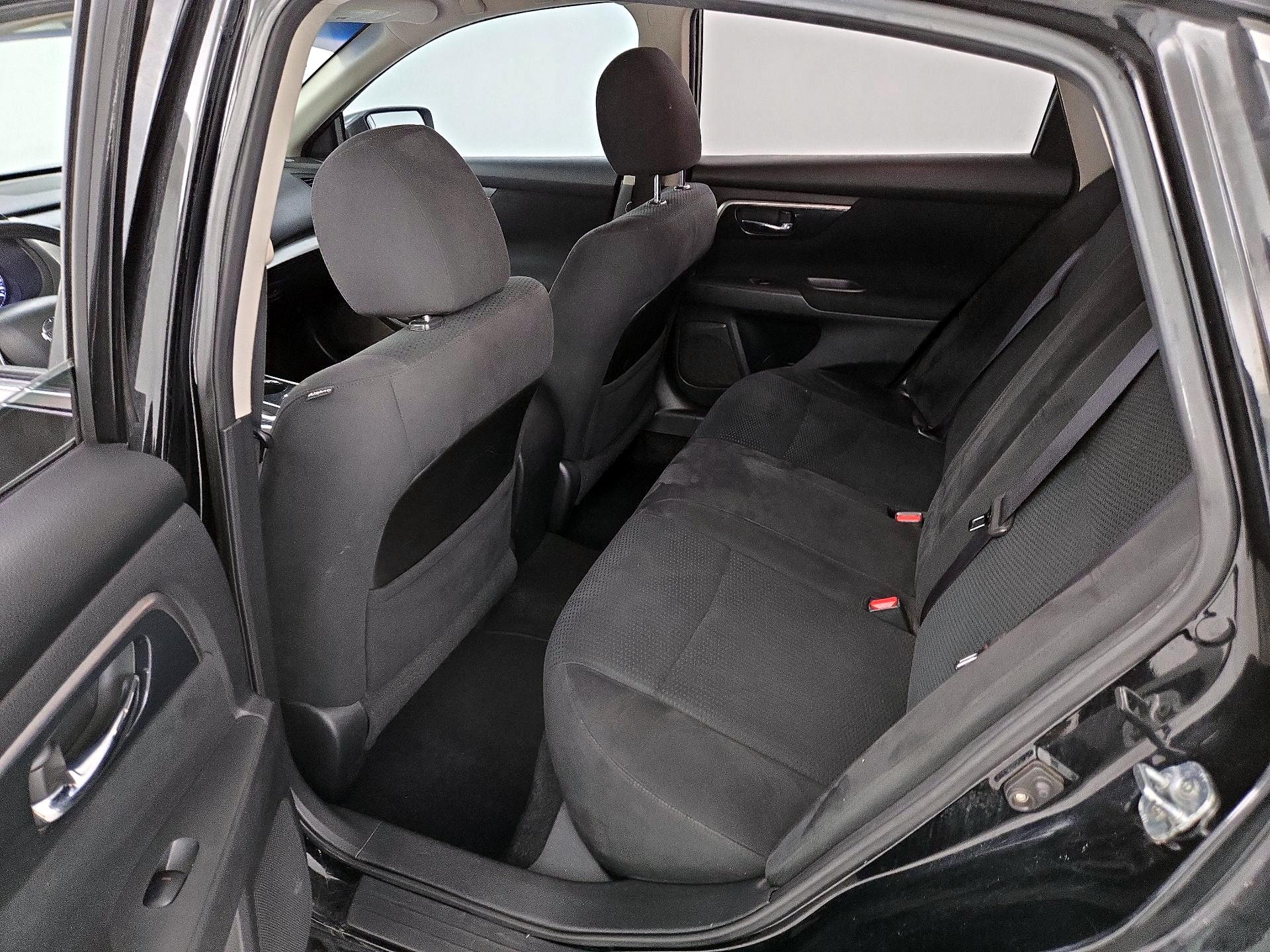 Thumbnail: 2014 Nissan Altima - 17