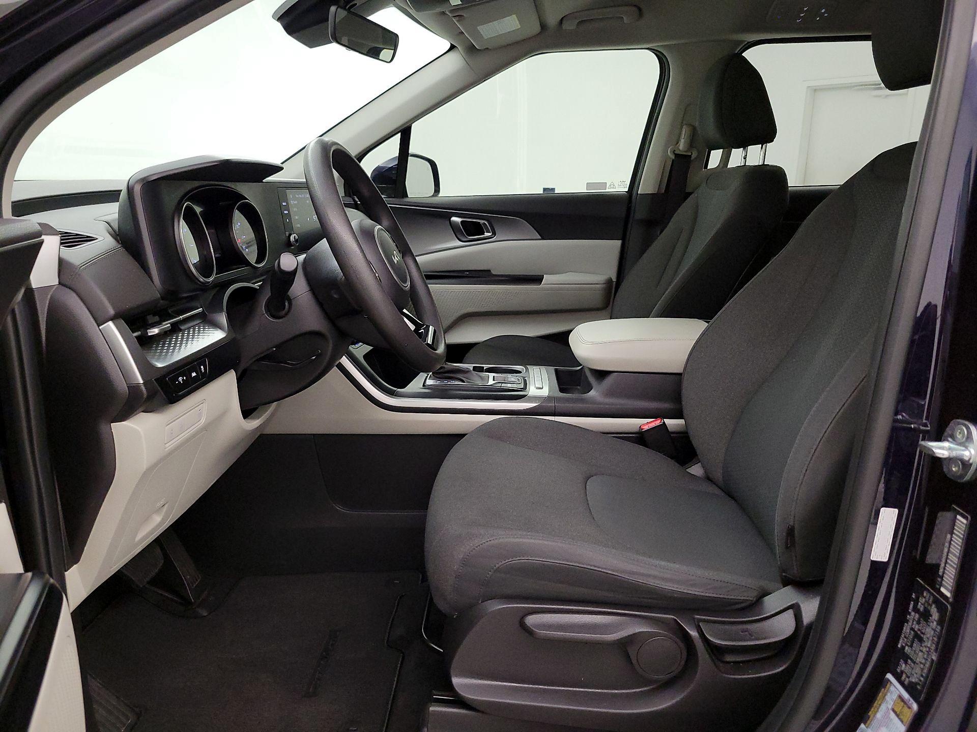 Thumbnail: 2022 Kia Carnival - 11