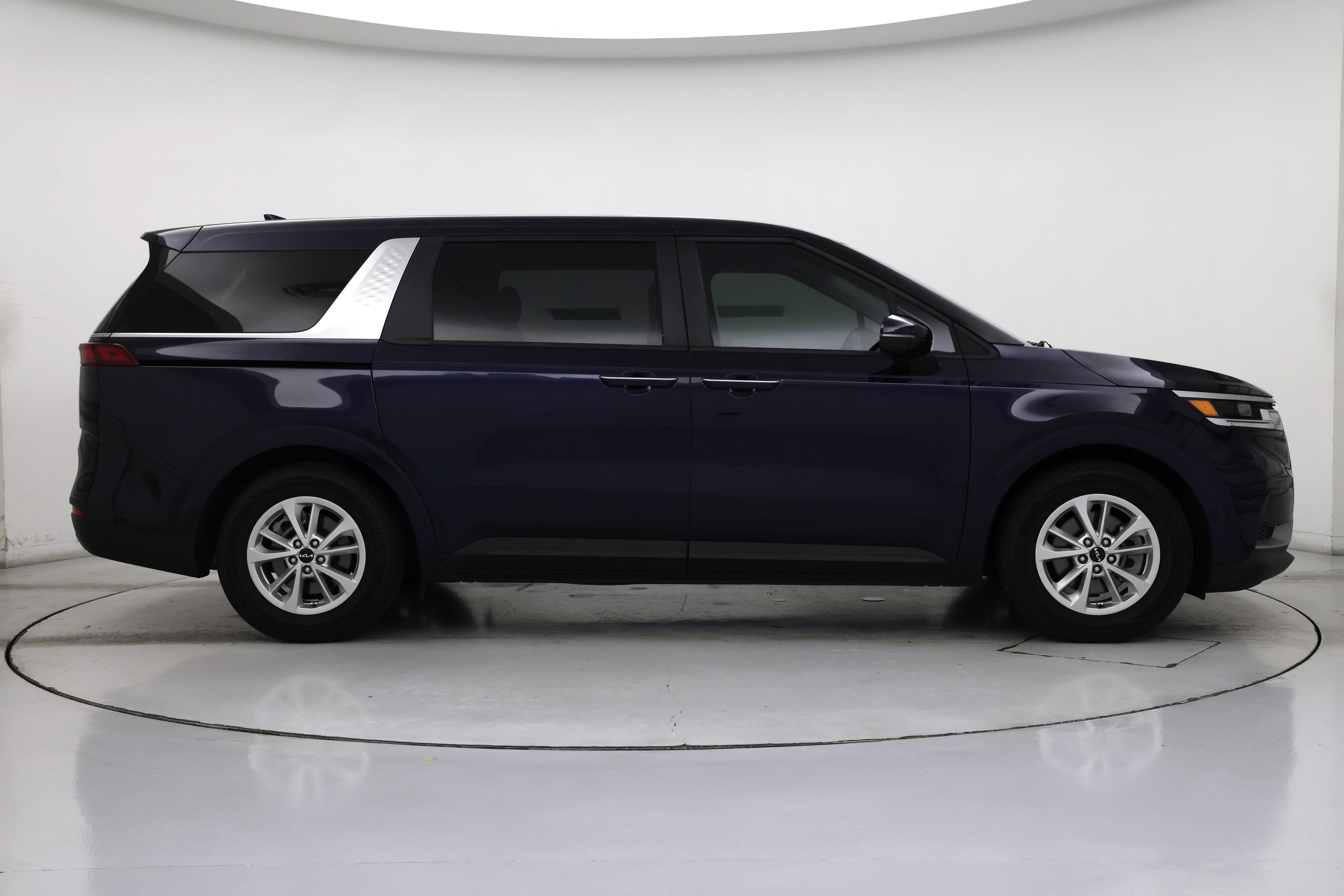 Thumbnail: 2022 Kia Carnival - 7