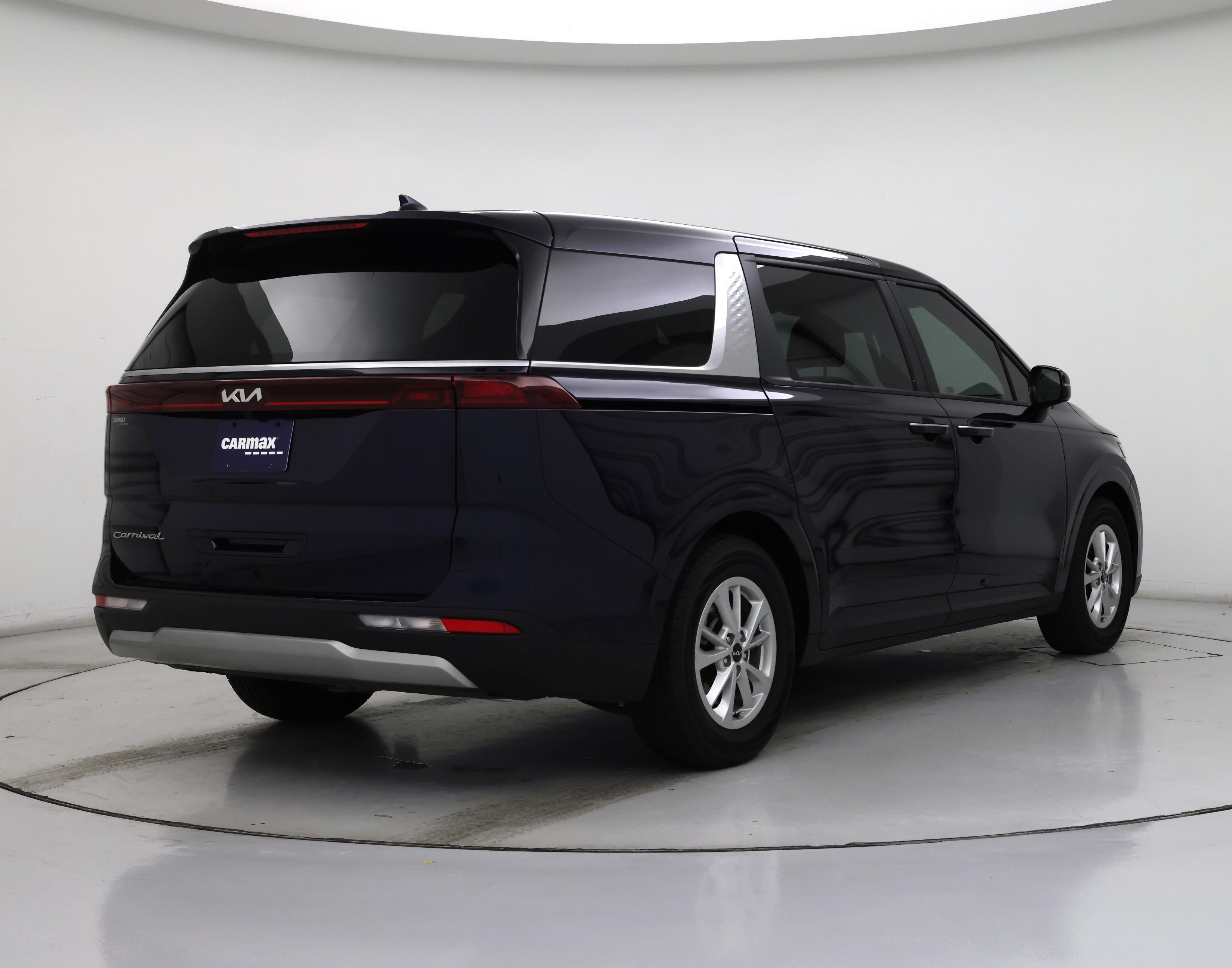 Thumbnail: 2022 Kia Carnival - 8