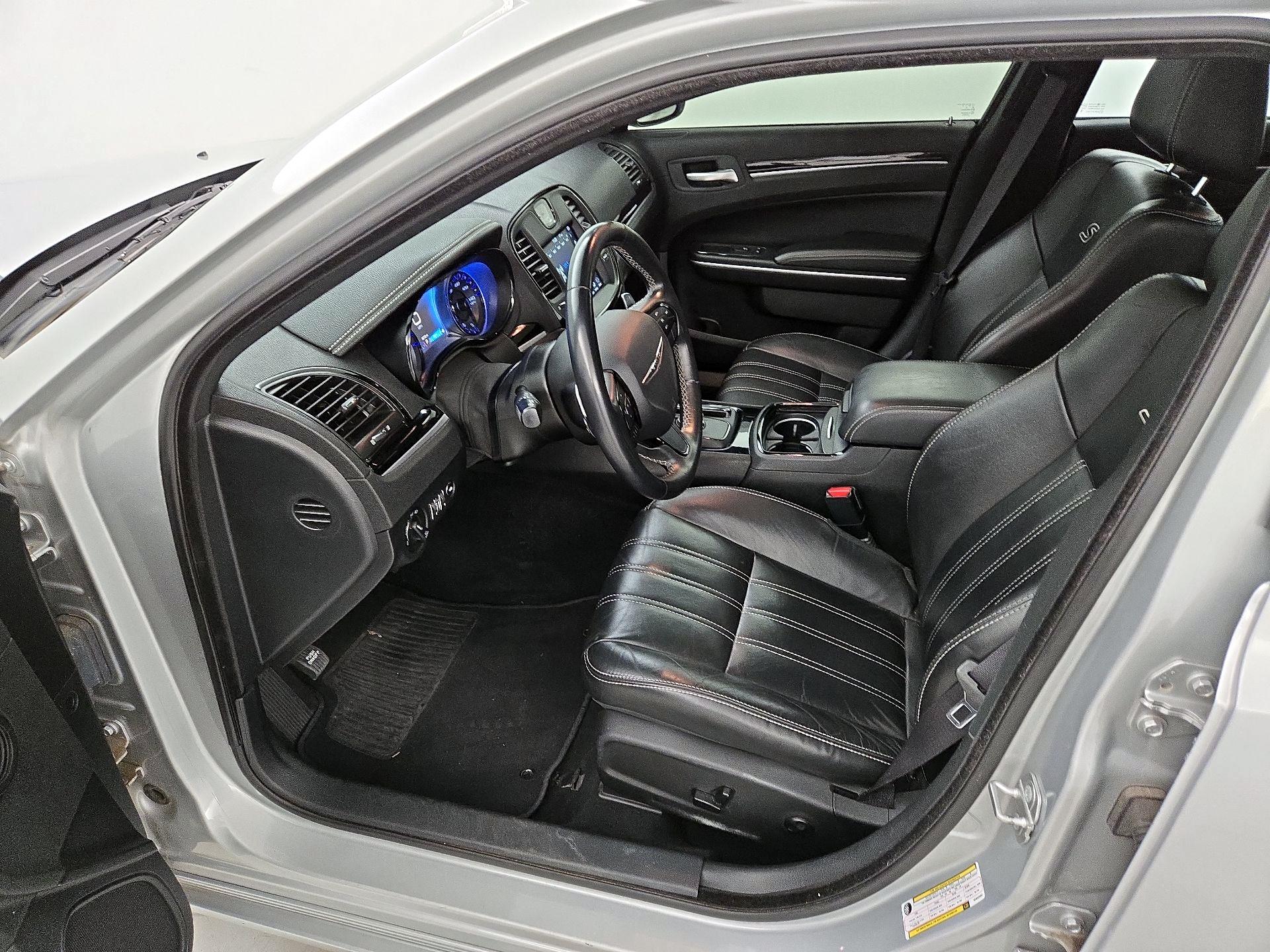 Thumbnail: 2019 Chrysler 300 - 11