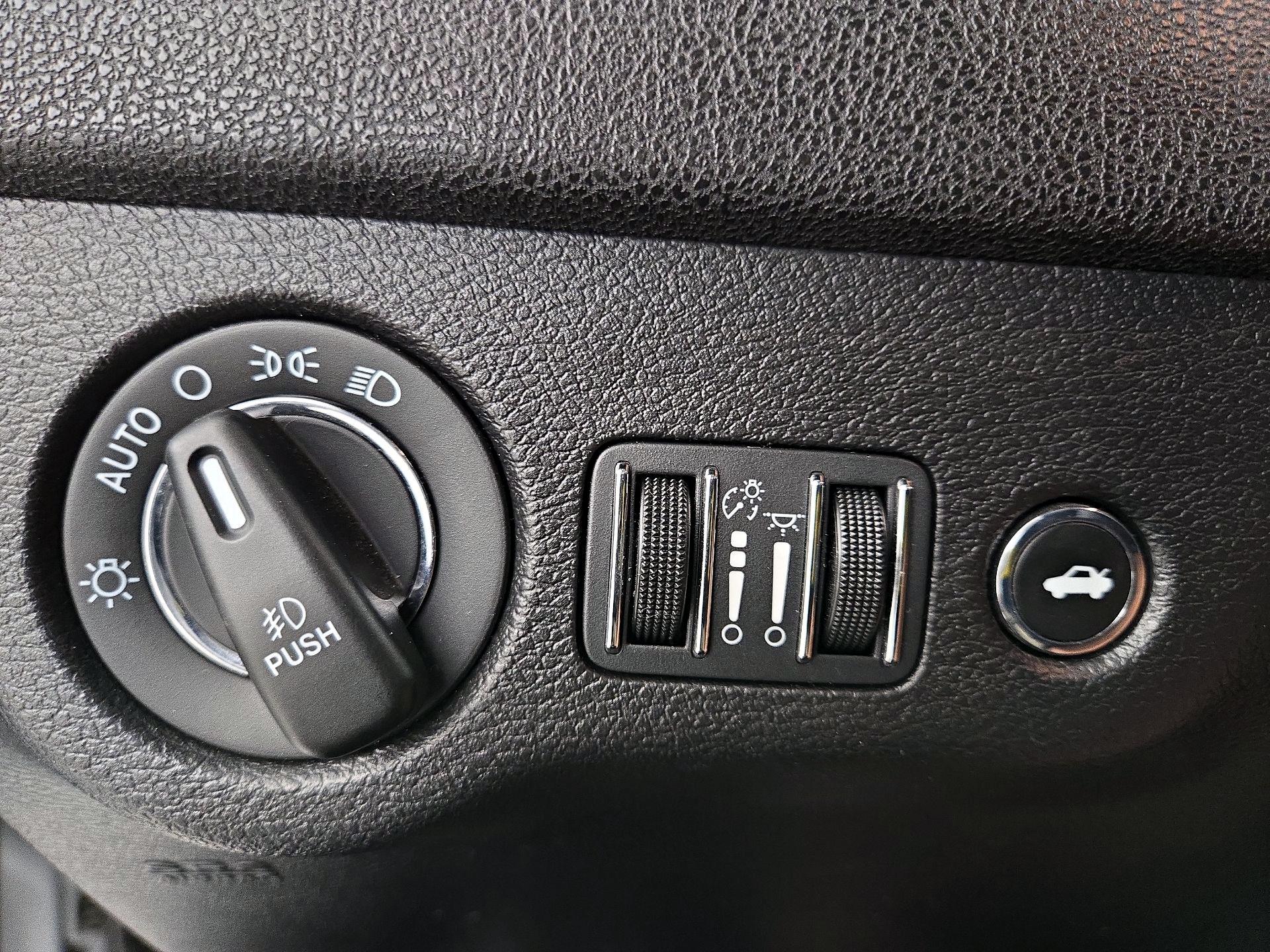 Thumbnail: 2019 Chrysler 300 - 13