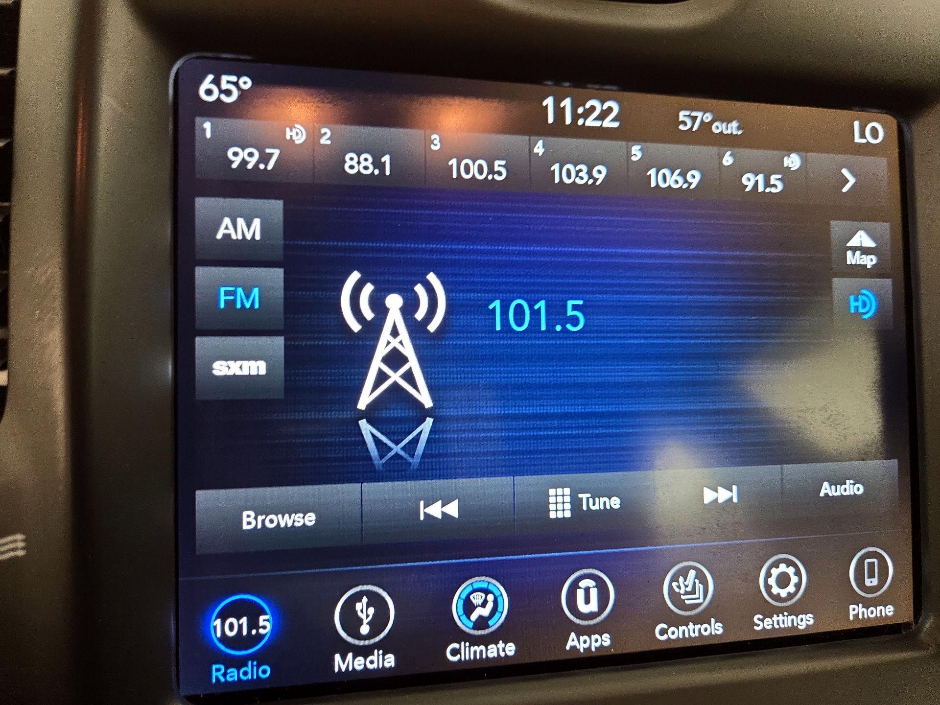 Thumbnail: 2019 Chrysler 300 - 15