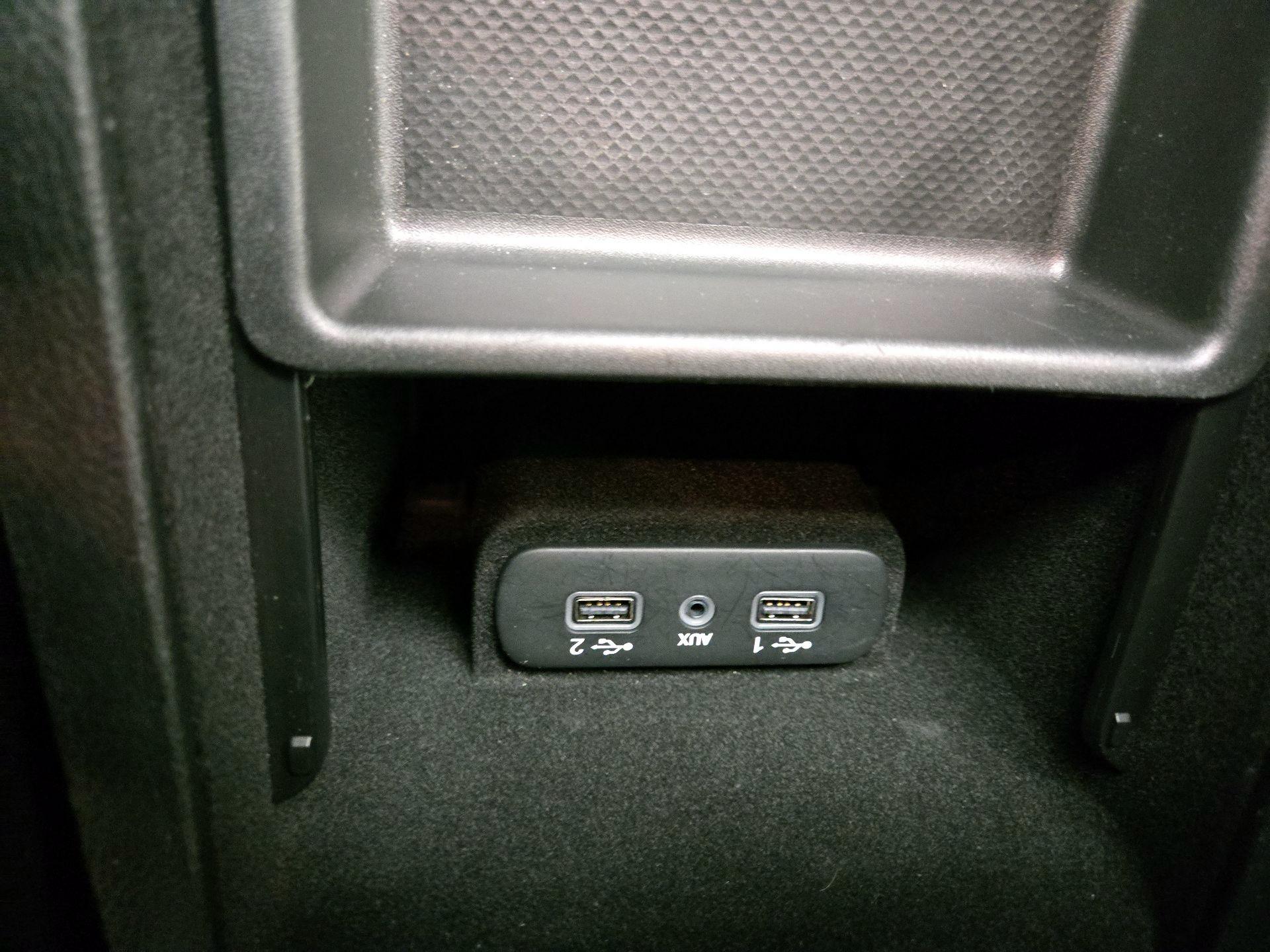 Thumbnail: 2019 Chrysler 300 - 18