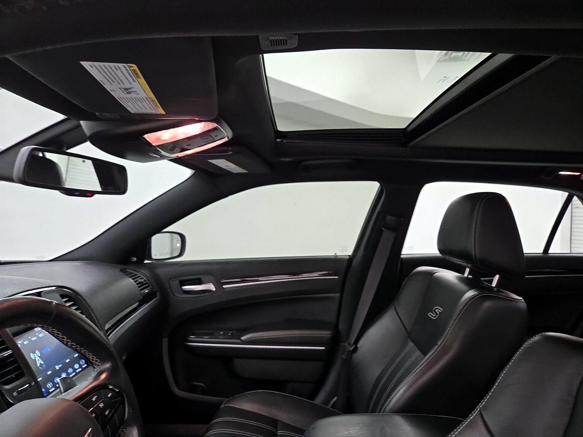 Thumbnail: 2019 Chrysler 300 - 19