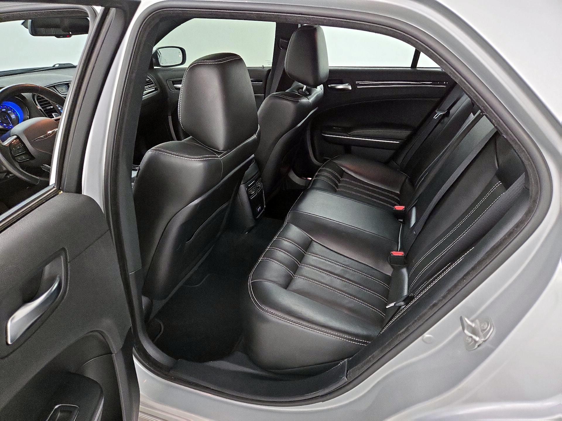 Thumbnail: 2019 Chrysler 300 - 20