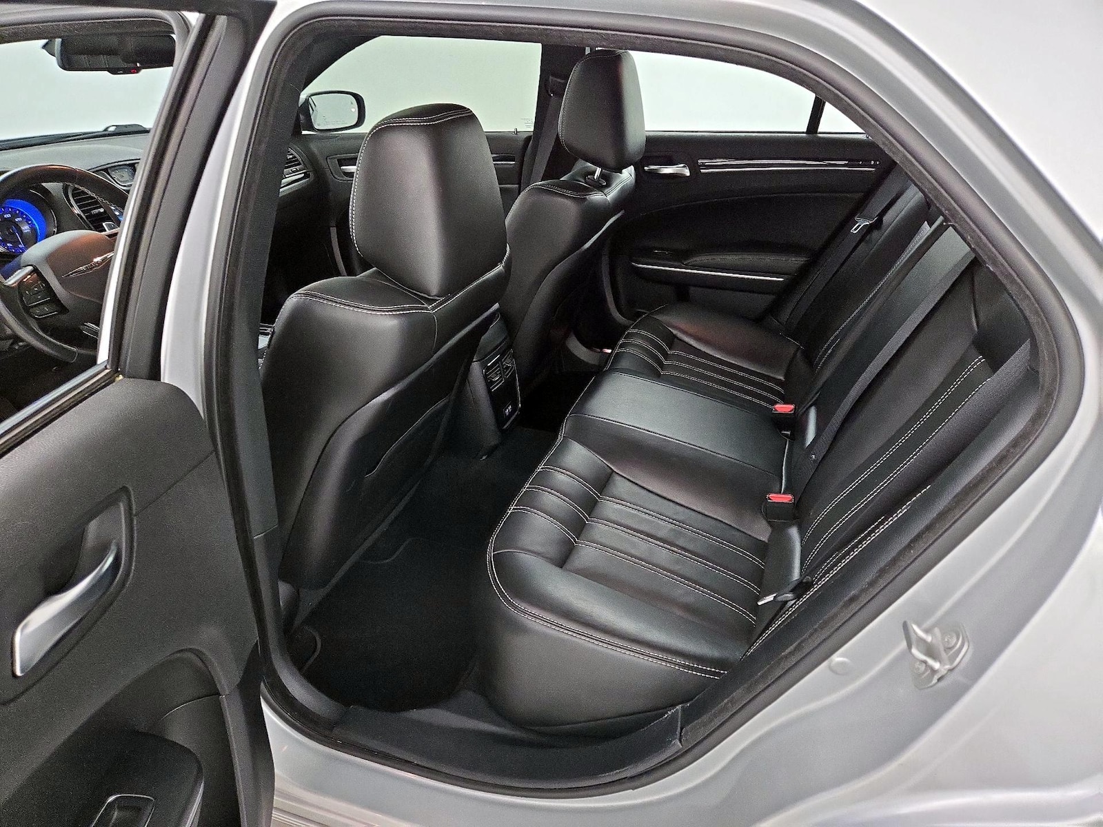 2019 Chrysler 300 S - Photo 21