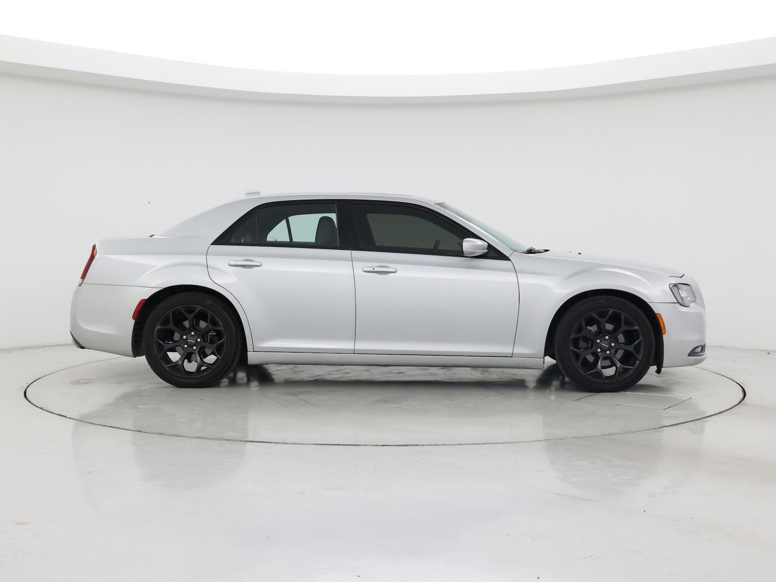 2019 Chrysler 300 S - Photo 8